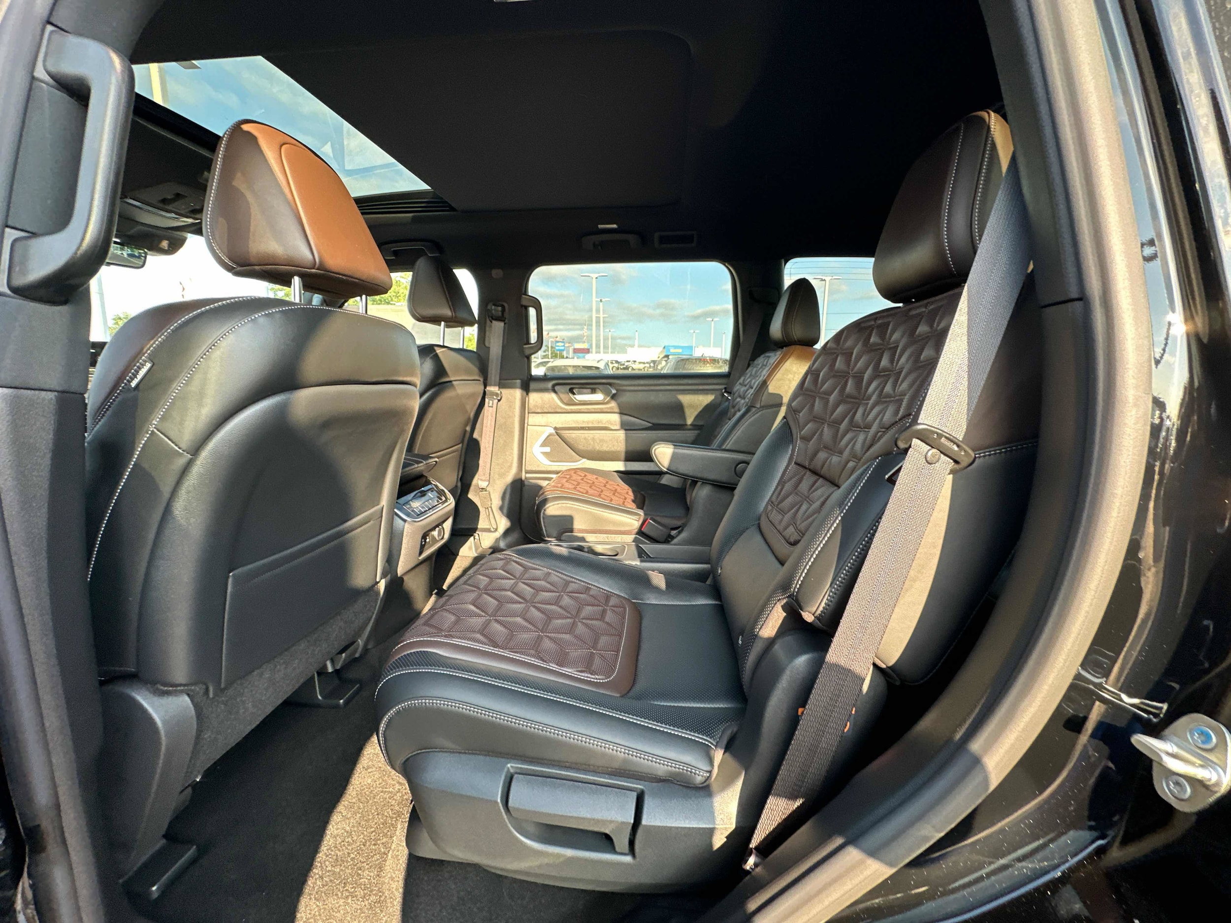 2026 Nissan Armada Platinum - Photo 32
