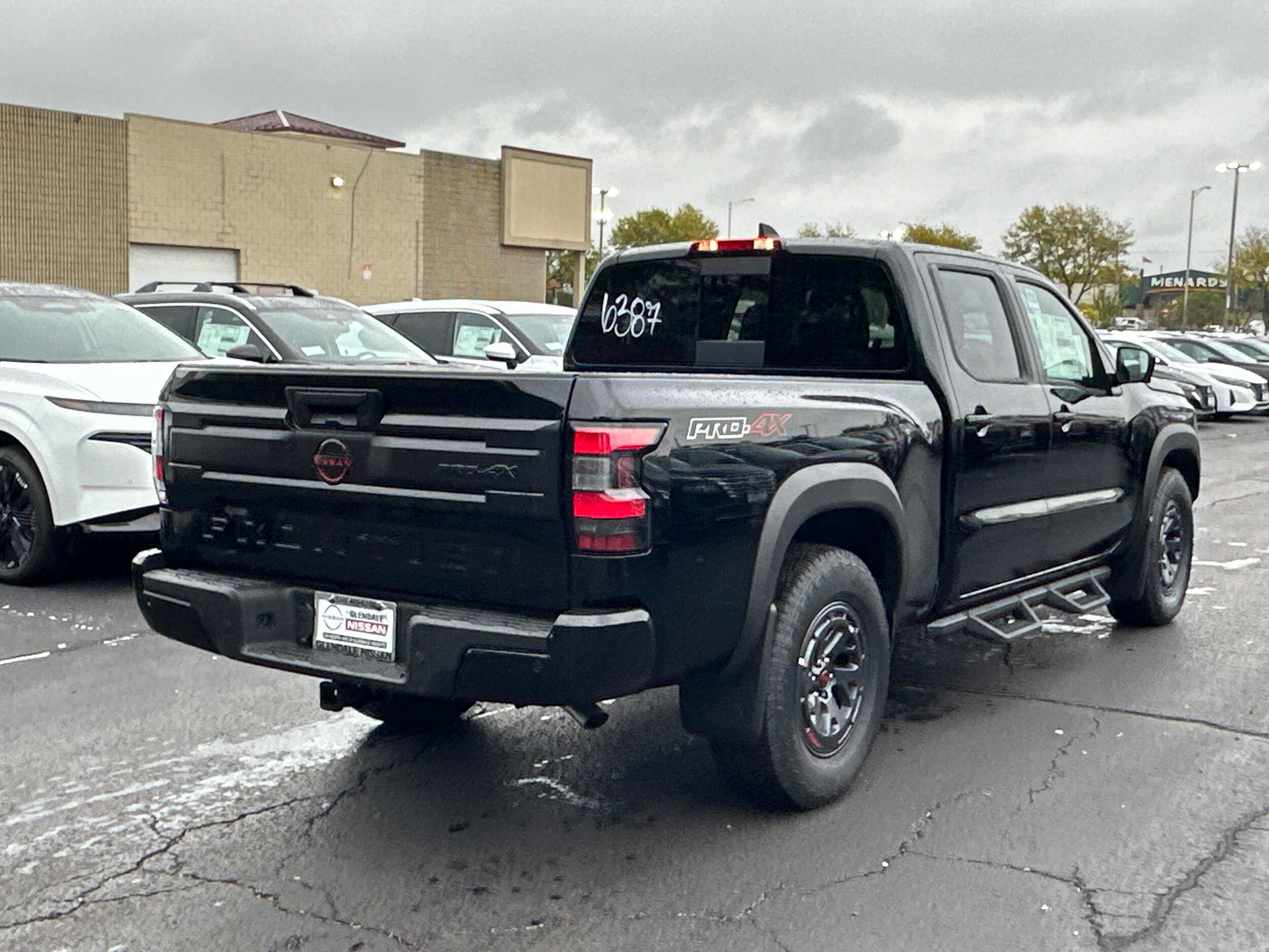 2026 Nissan Frontier PRO-4X Crew Cab photo 4