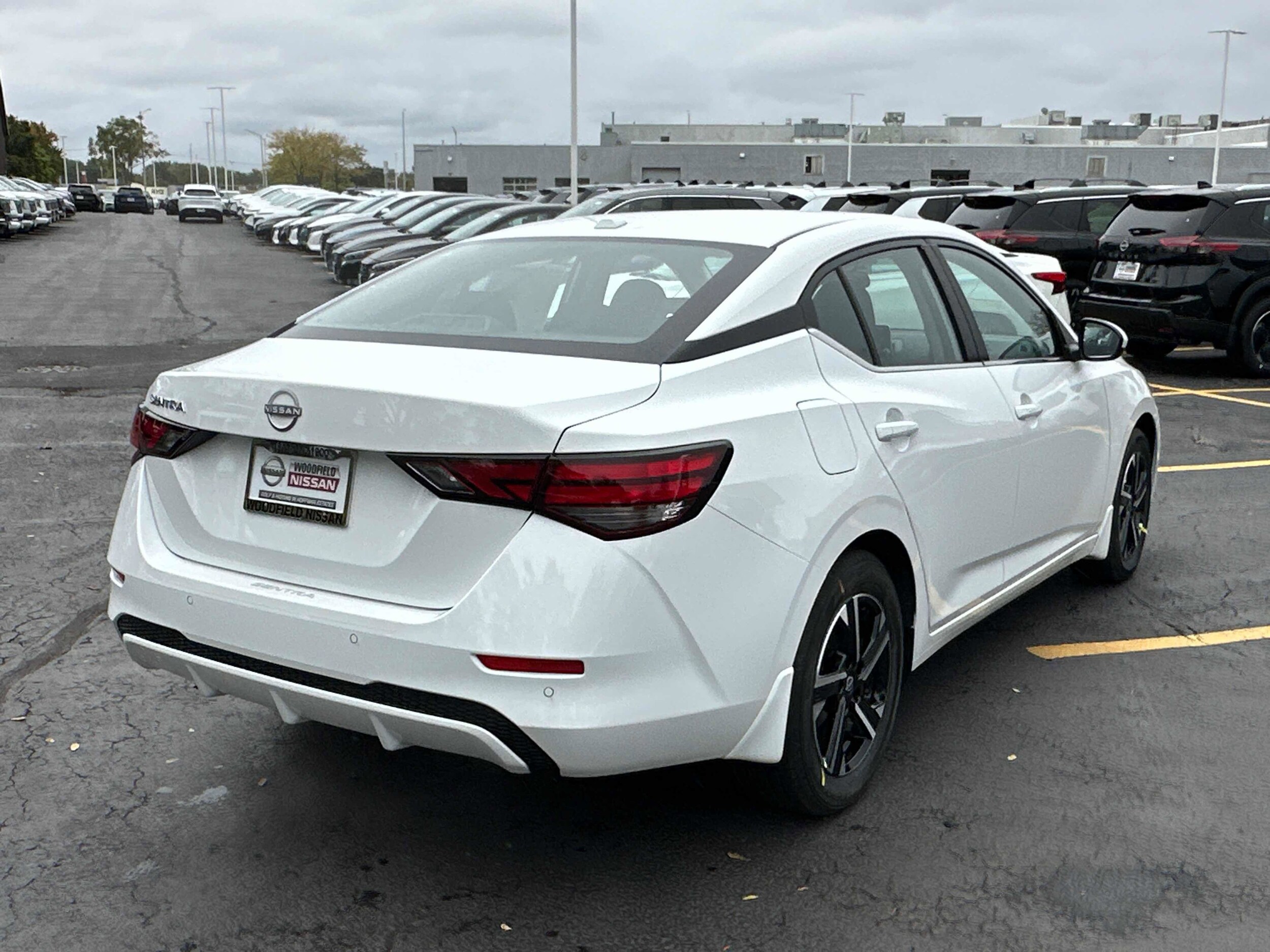 2025 Nissan Sentra SV photo 4