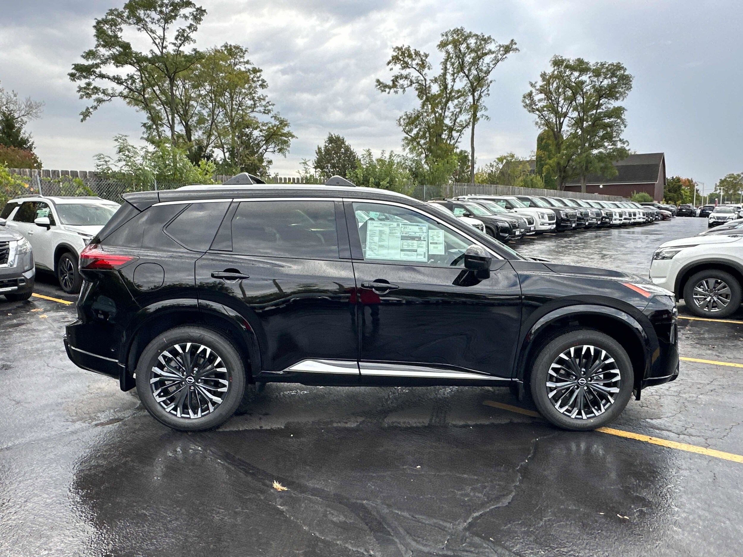 2026 Nissan Rogue Platinum photo 4