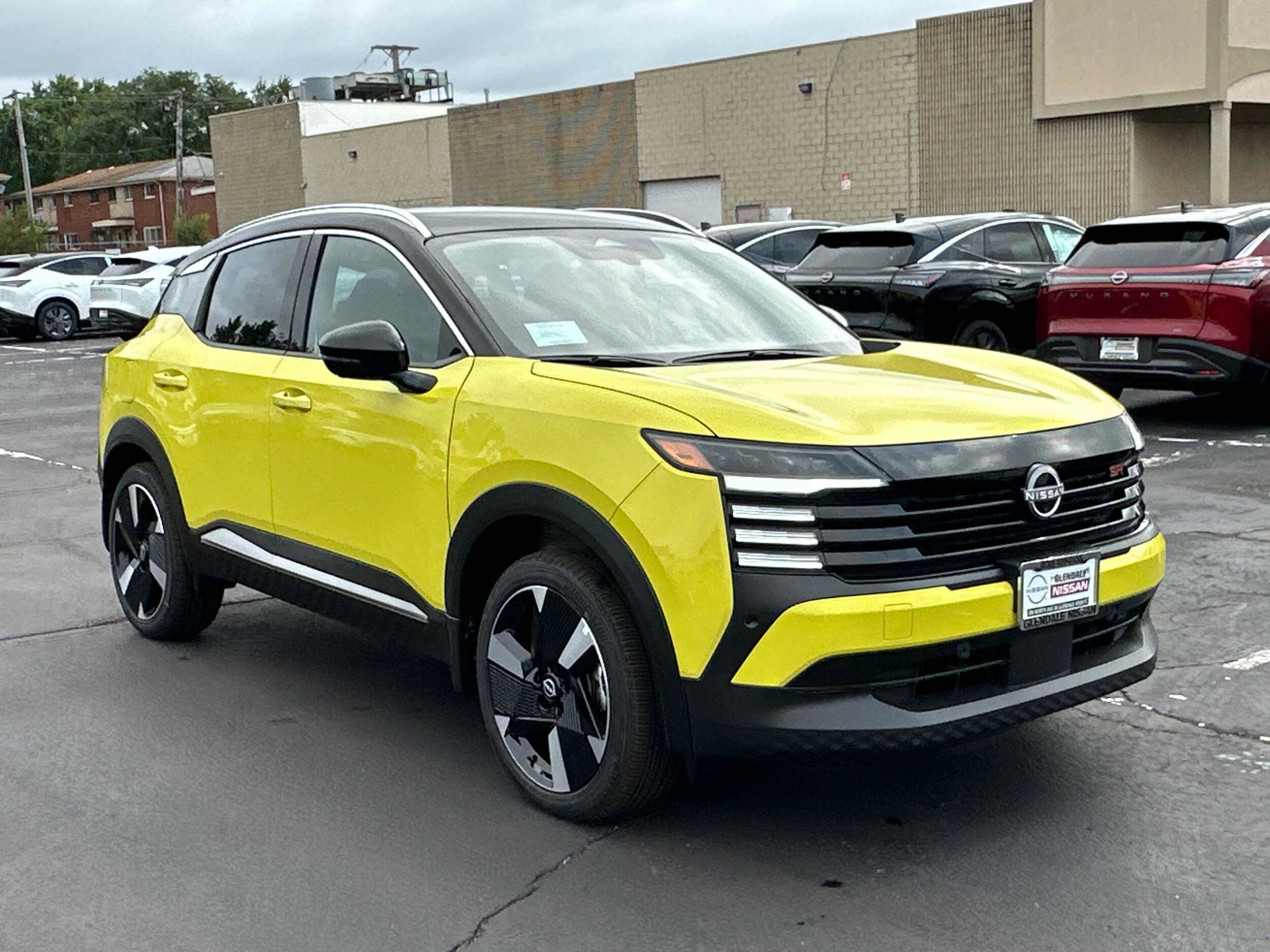 2025 Nissan Kicks SR photo 3