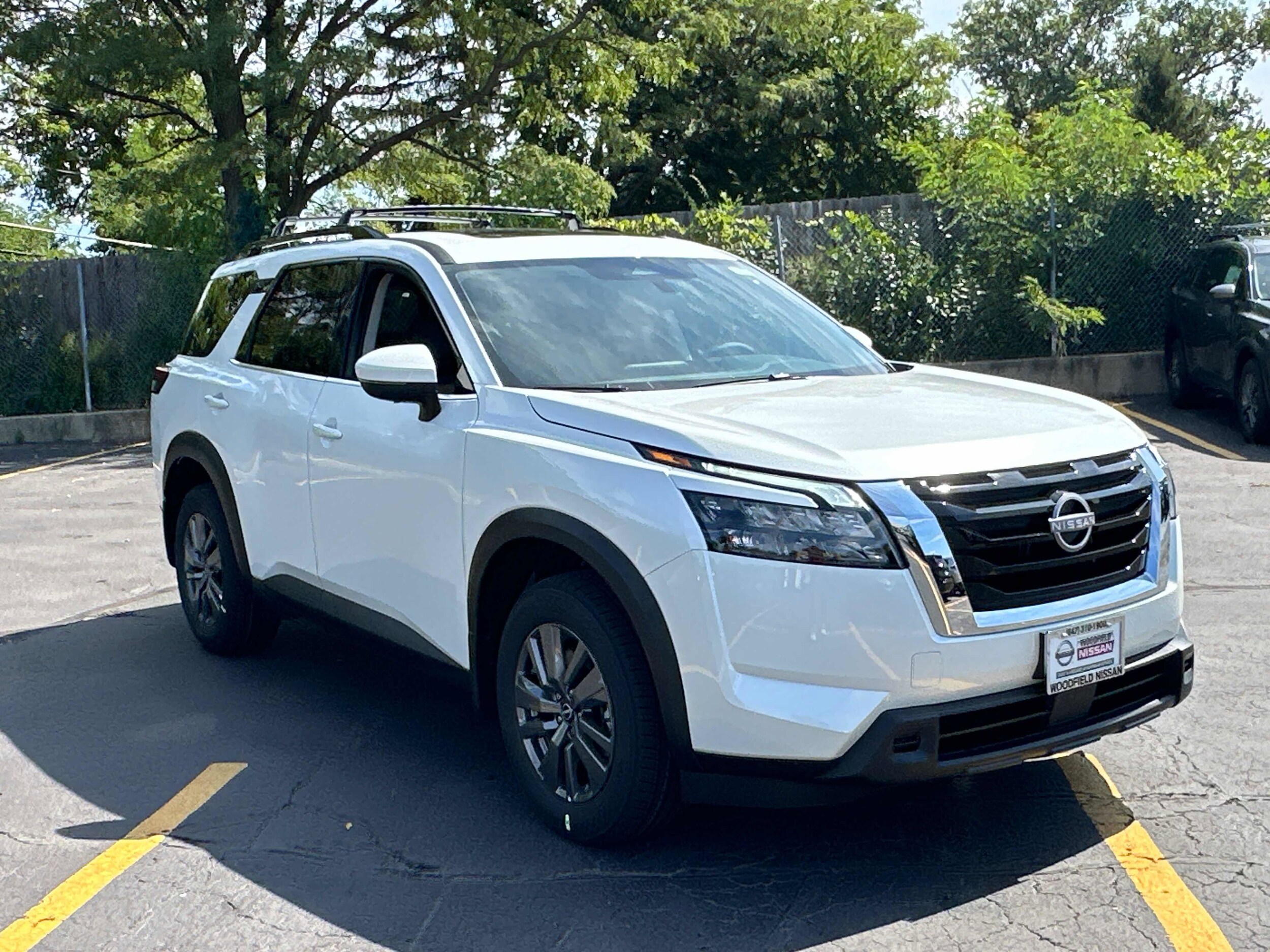 2025 Nissan Pathfinder SV photo 3