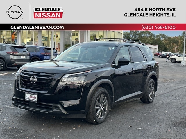 2023 Nissan Pathfinder SV's photo
