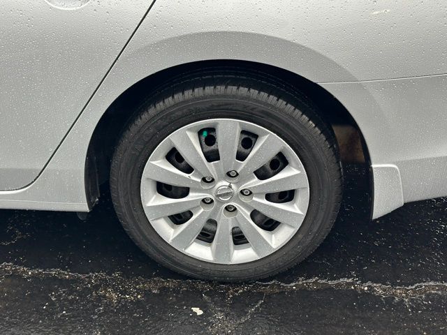 2017 Nissan Sentra S photo 3