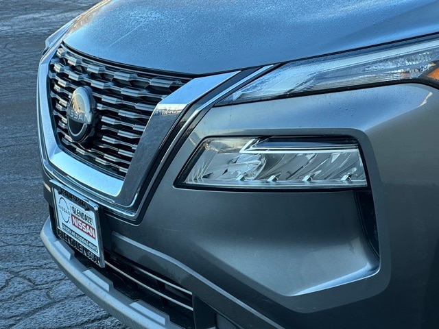 2023 Nissan Rogue SV photo 3