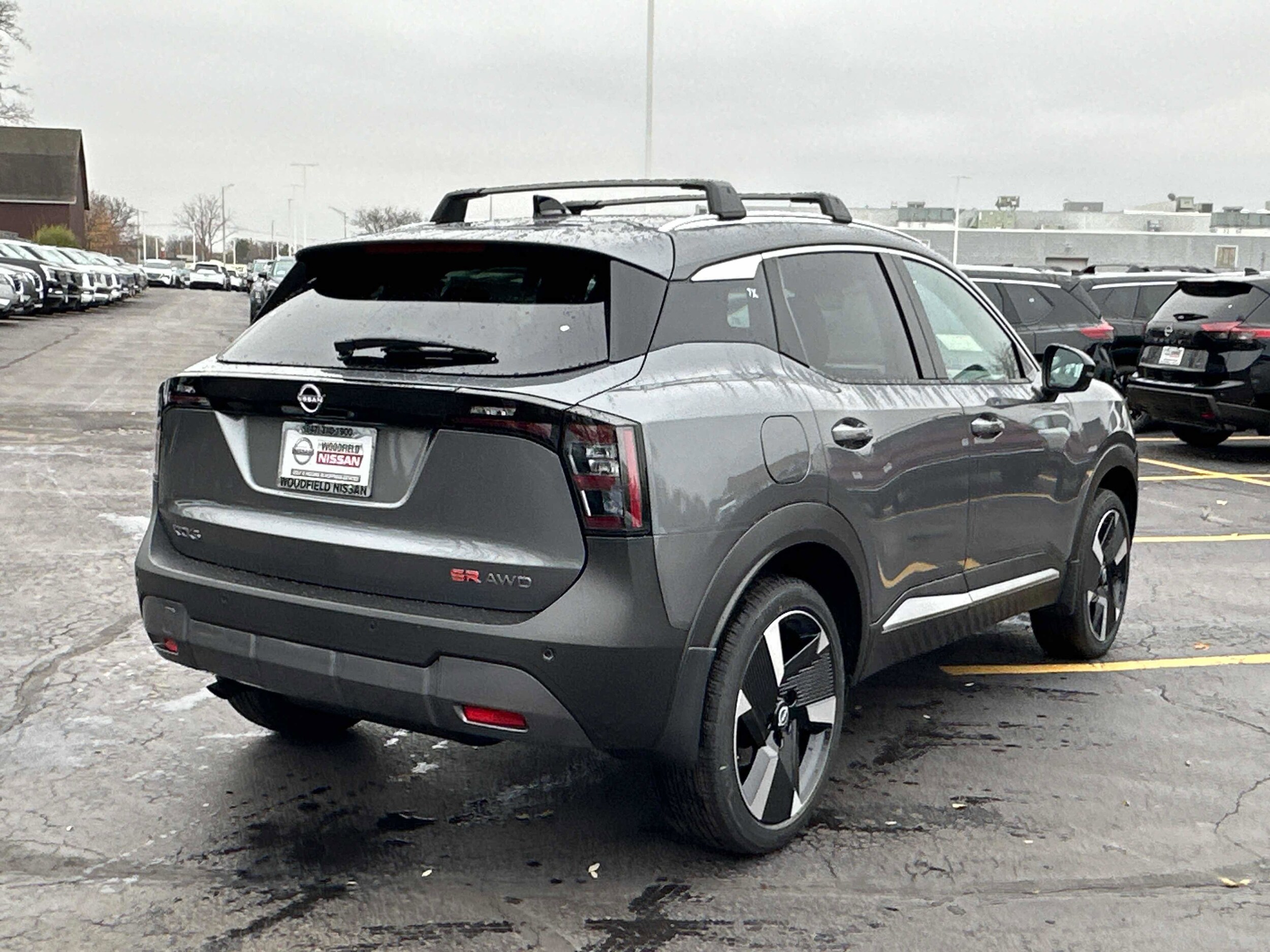 2026 Nissan Kicks SR photo 4