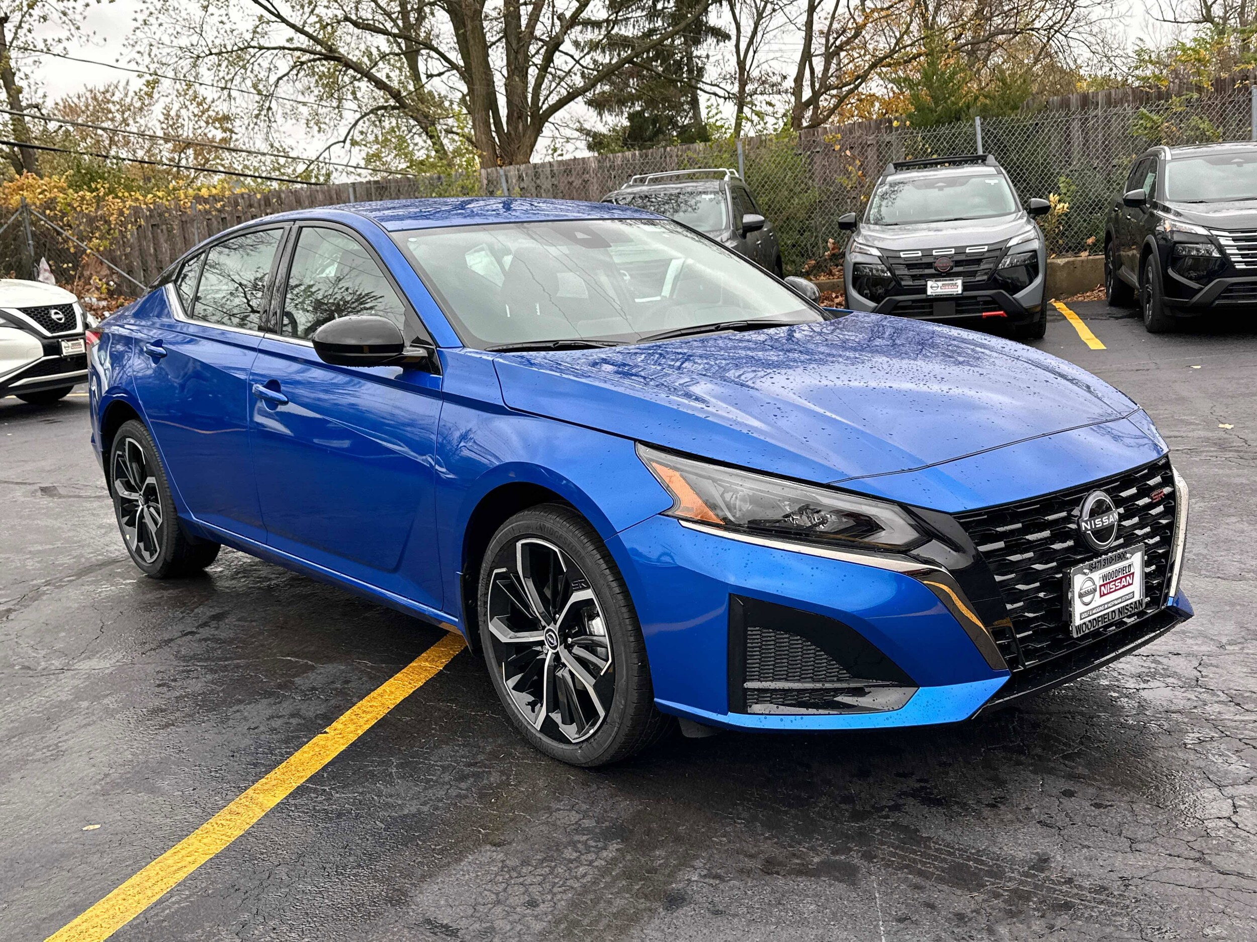 2025 Nissan Altima SR photo 3