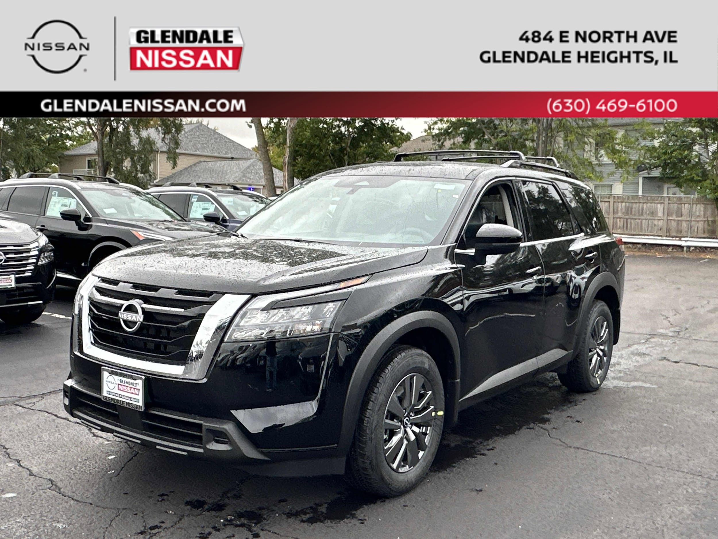 2025 Nissan Pathfinder SV's photo