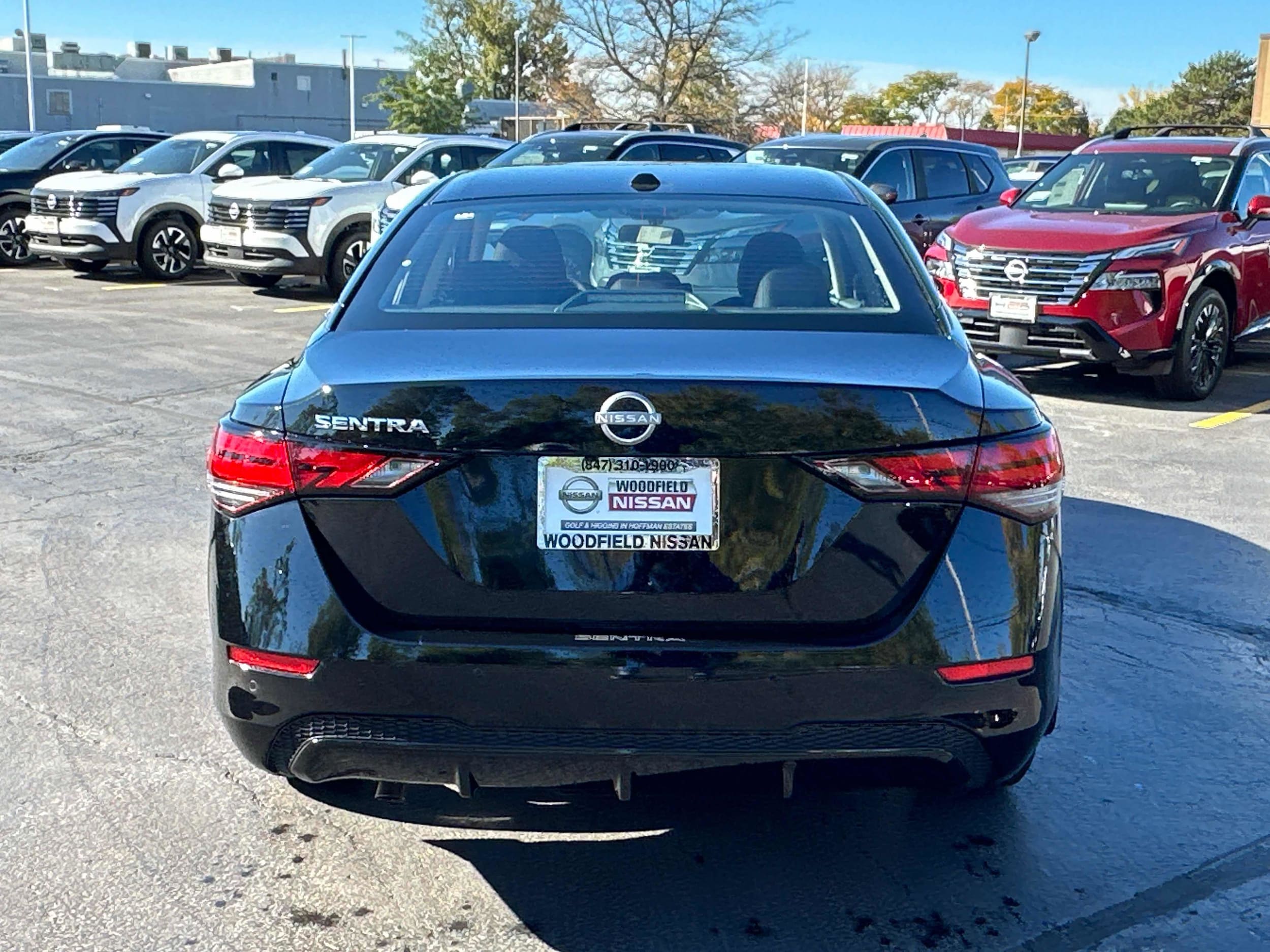 2025 Nissan Sentra SV photo 4