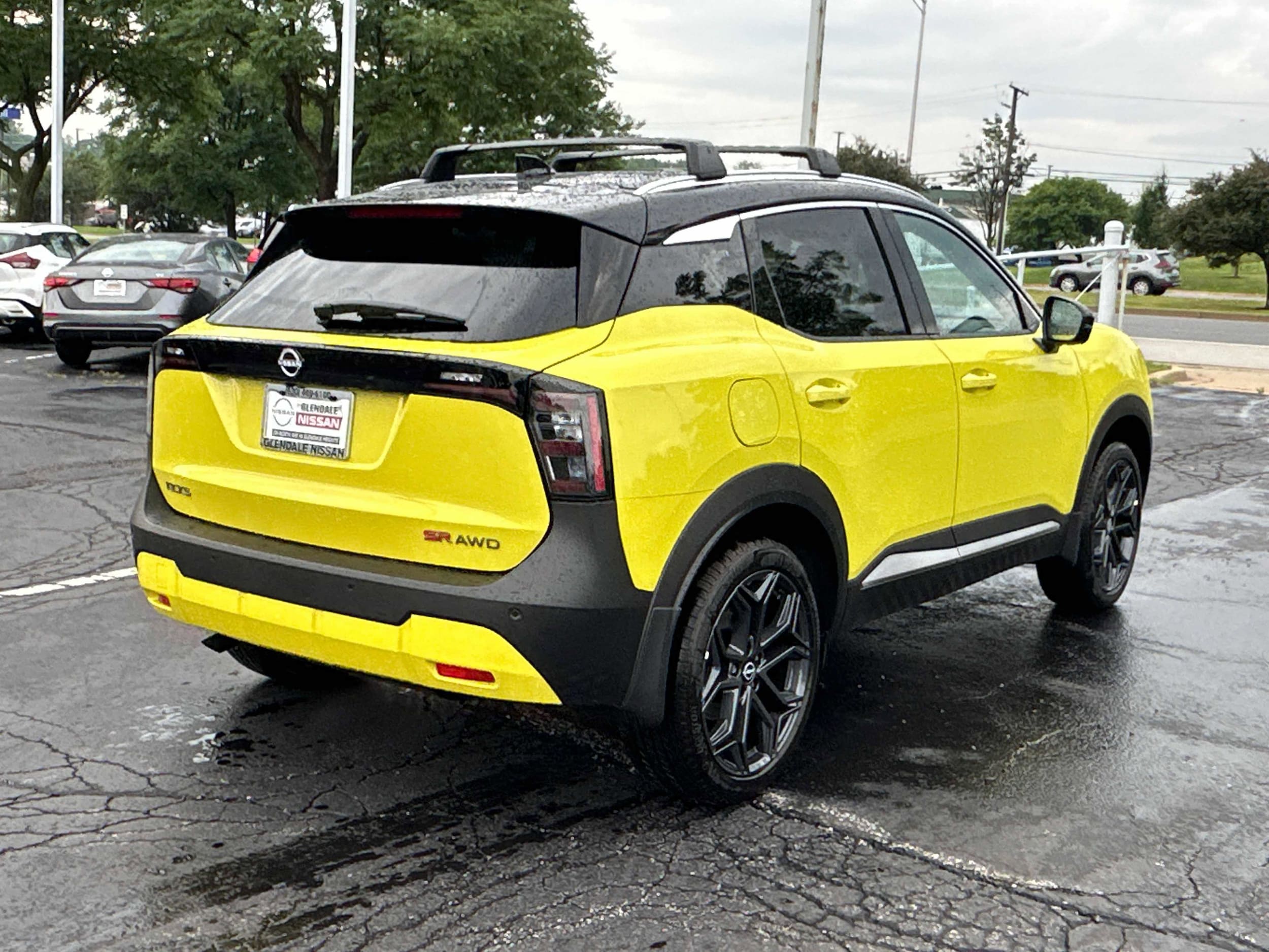 2025 Nissan Kicks SR photo 4