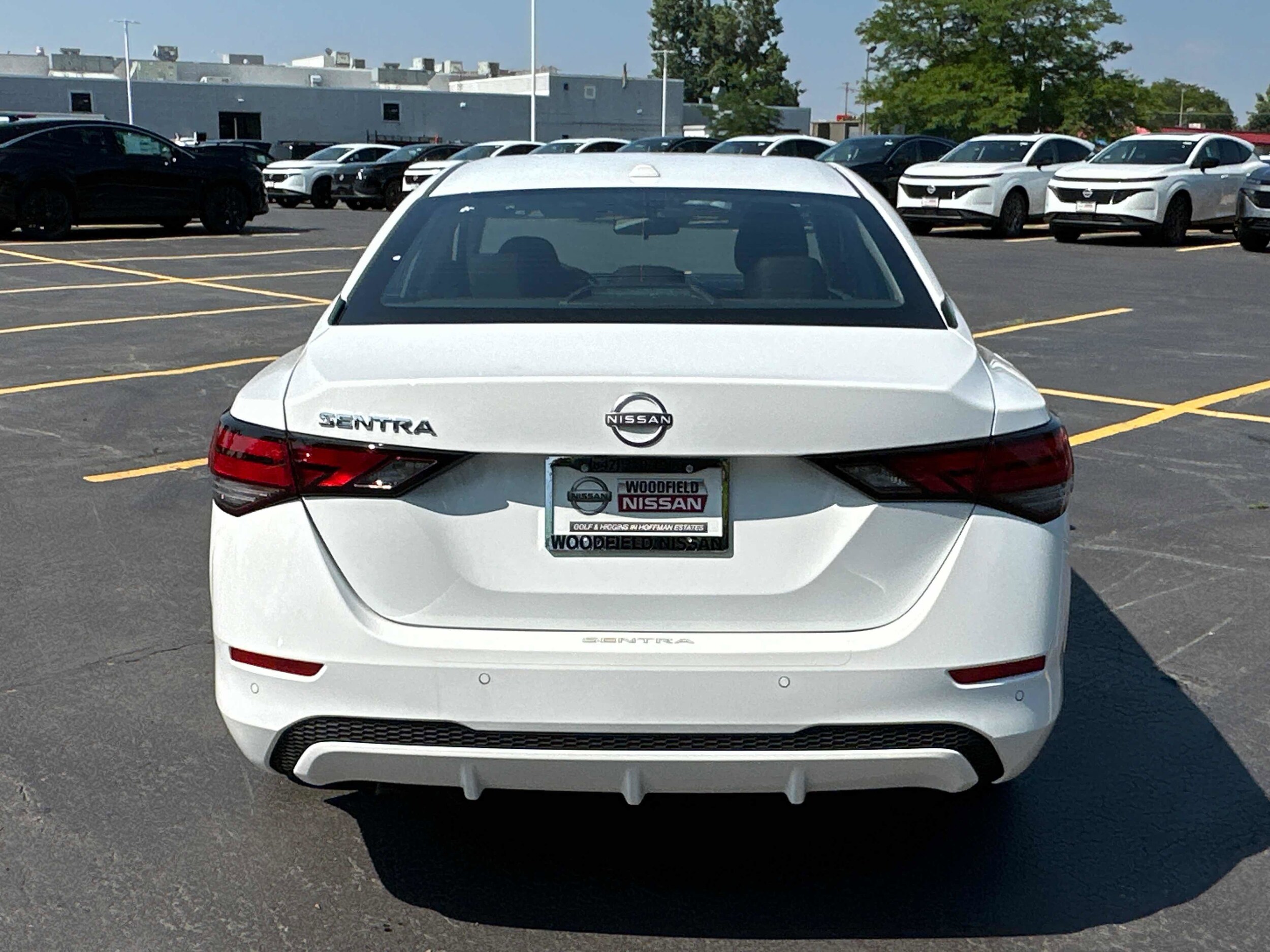 2025 Nissan Sentra SV photo 4