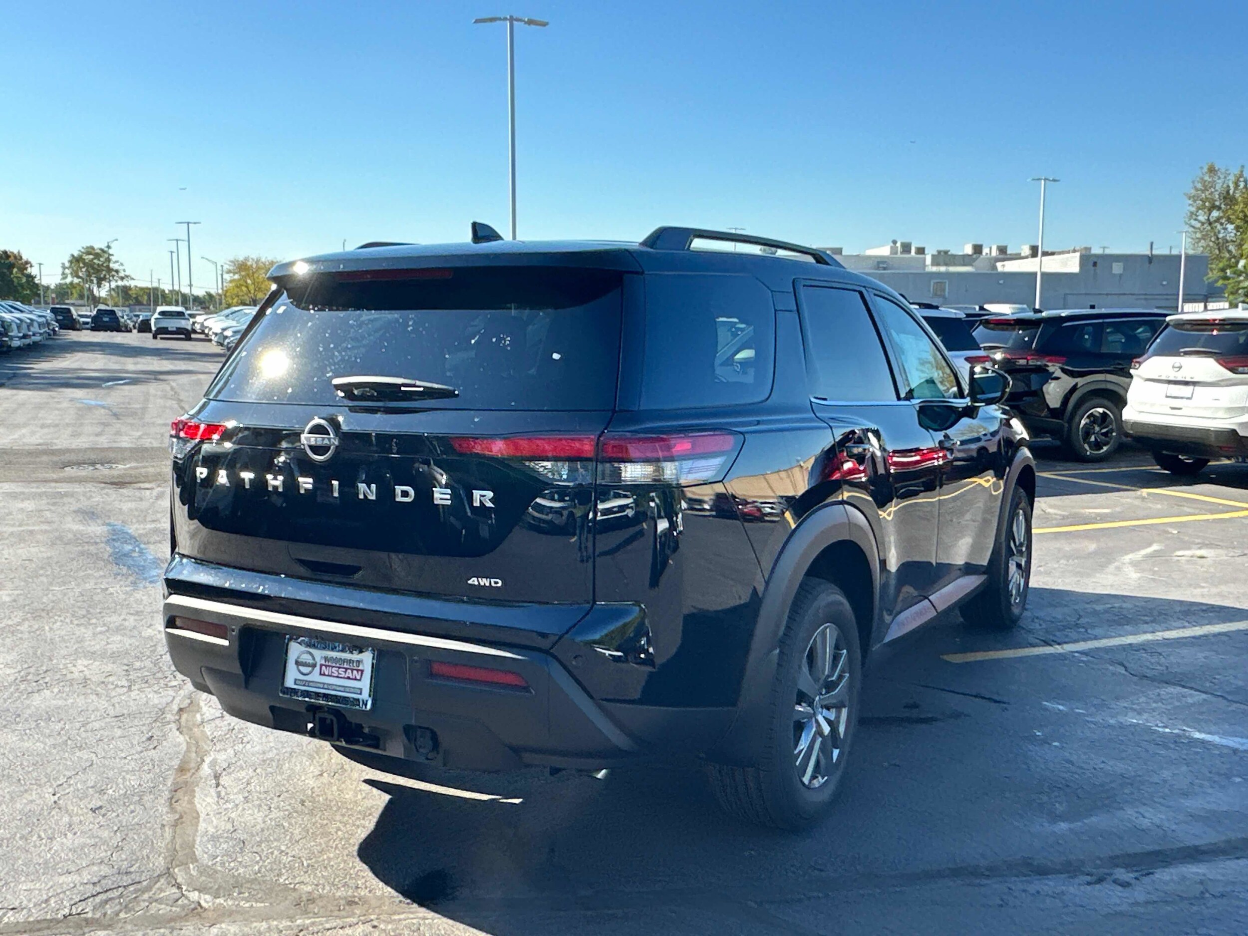 2025 Nissan Pathfinder SV photo 3