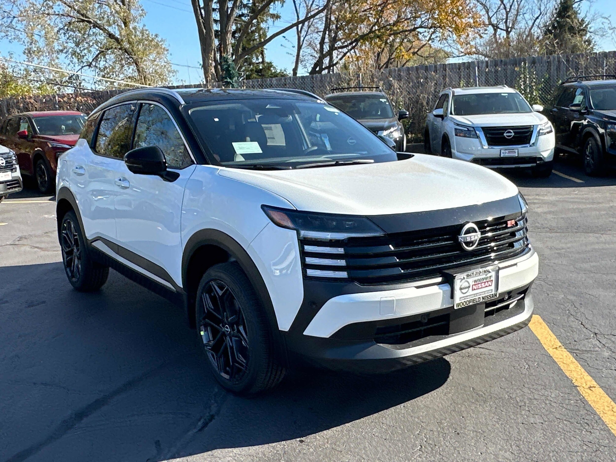 2026 Nissan Kicks SR photo 3