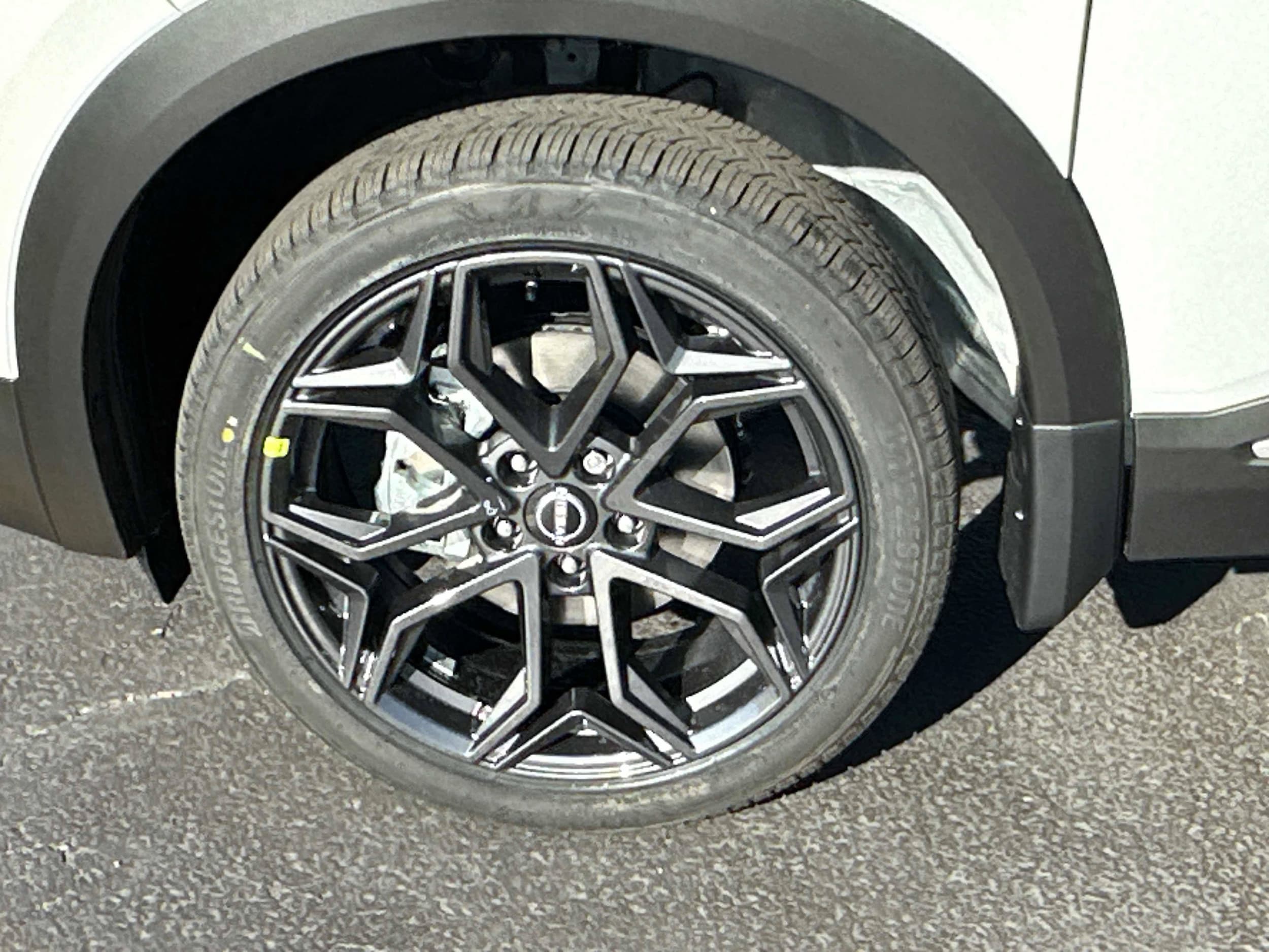 2026 Nissan KICKS SR - Photo 9