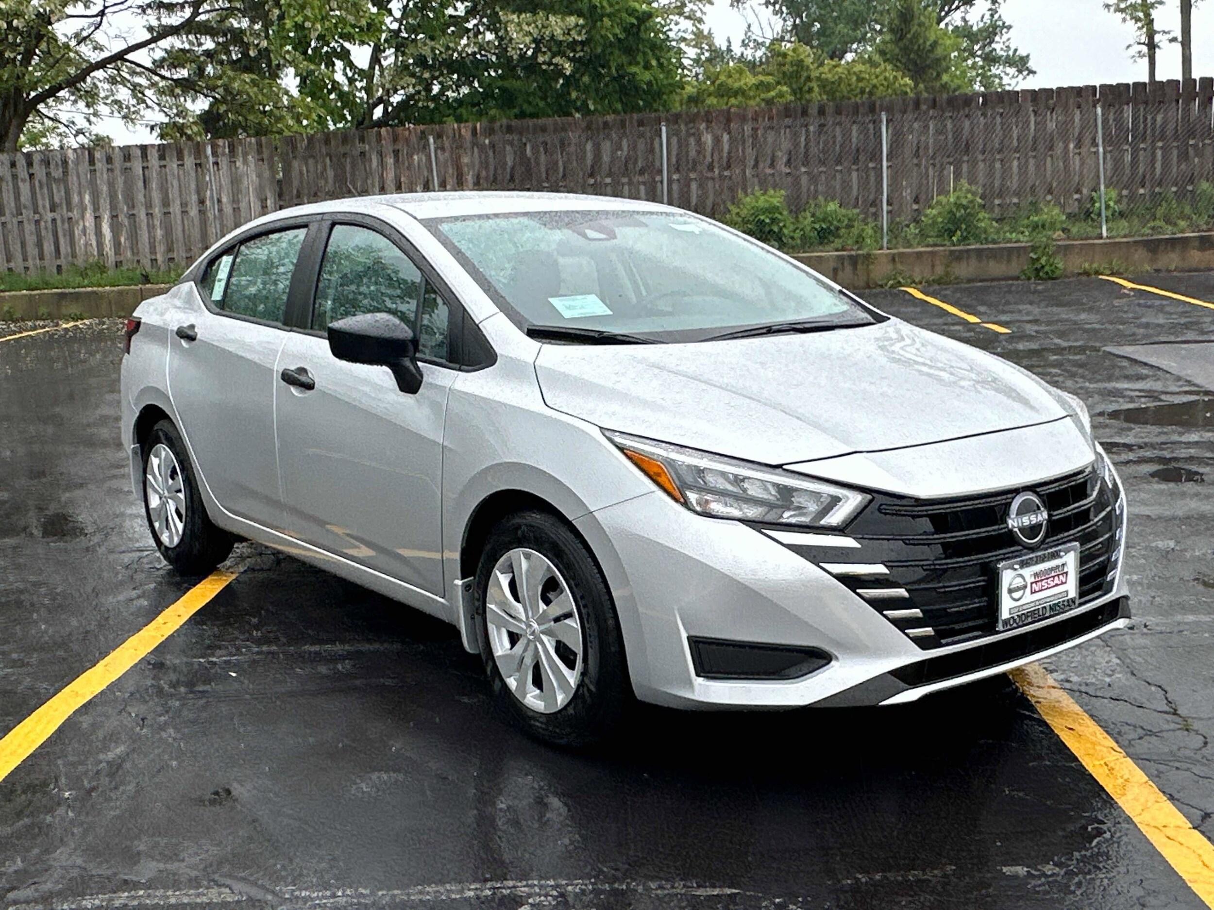 2025 Nissan Versa S photo 2