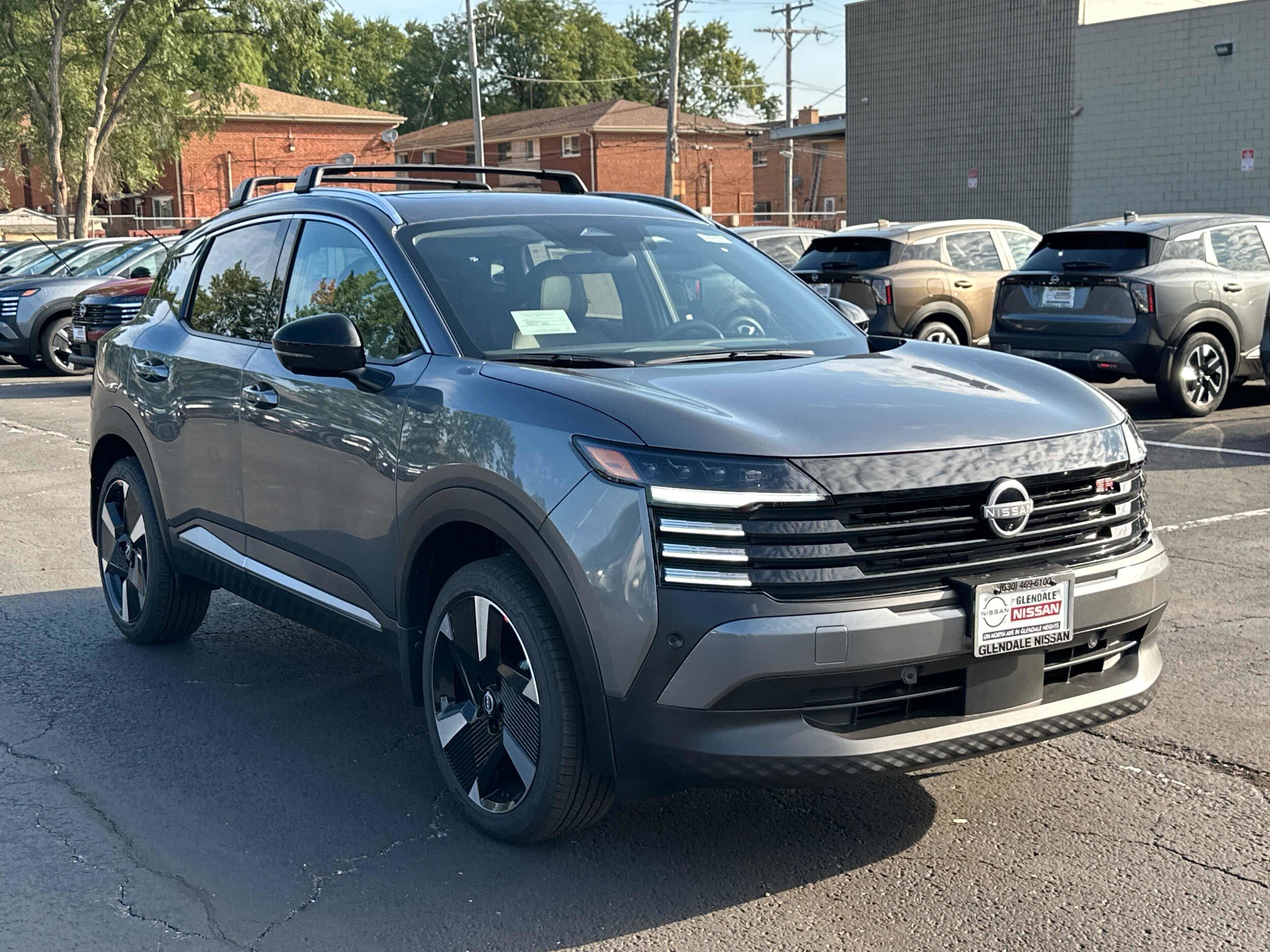 2026 Nissan Kicks SR photo 3