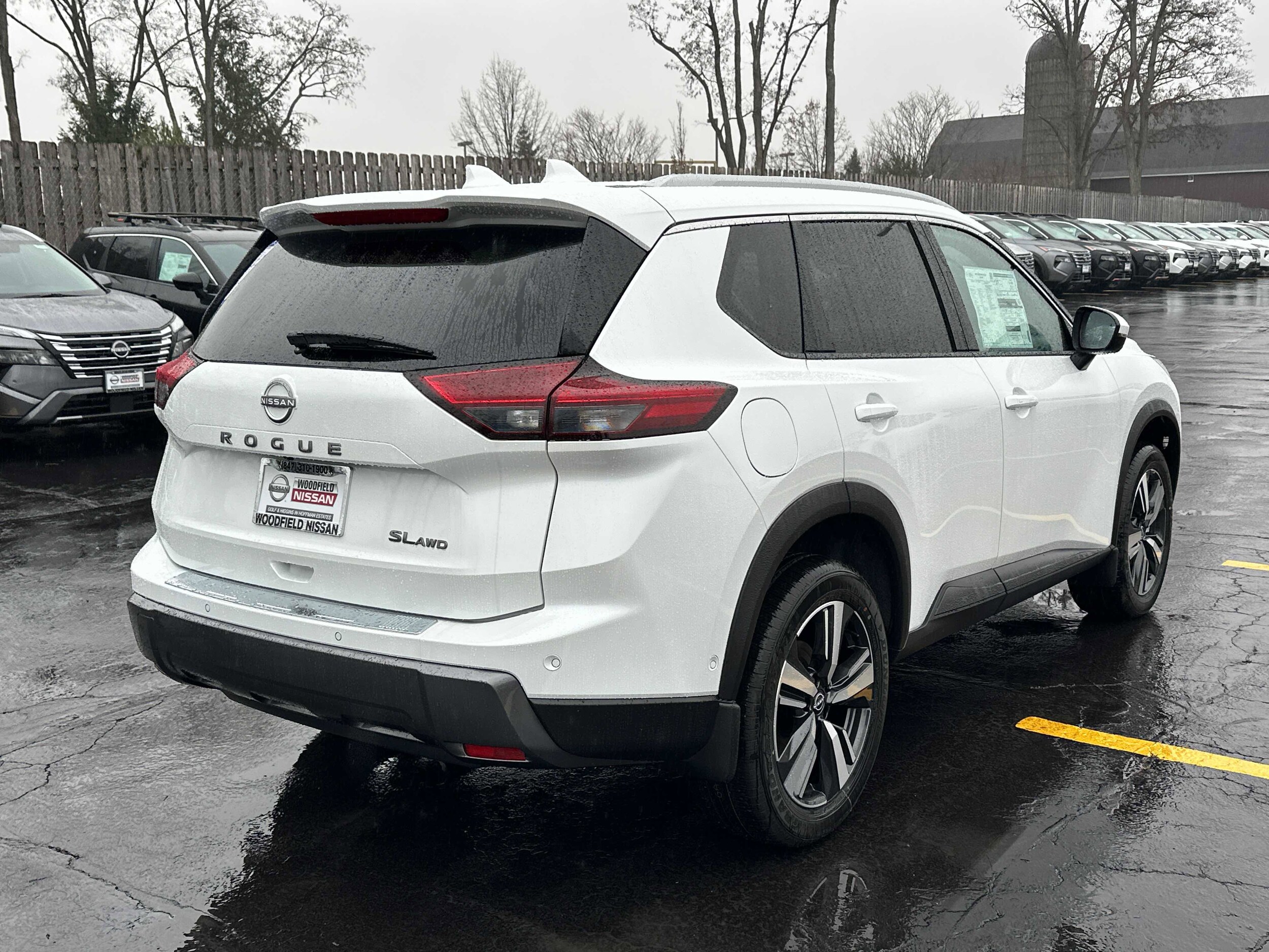 2025 Nissan Rogue SL photo 3