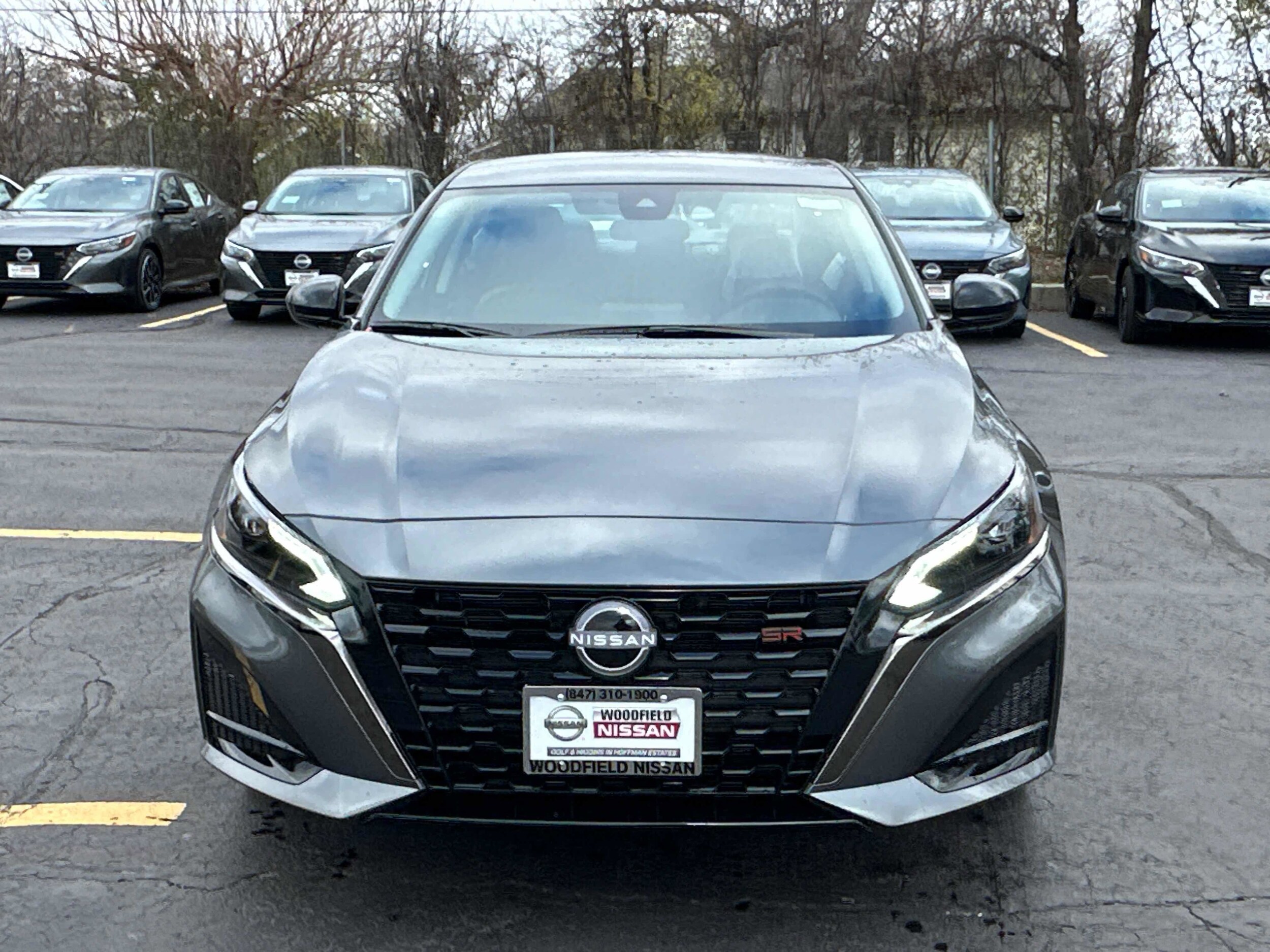 2025 Nissan Altima SR photo 2