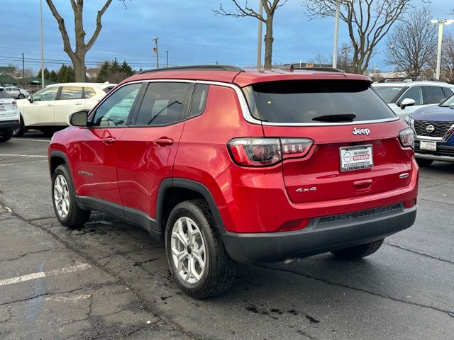 2025 Jeep Compass Latitude photo 5