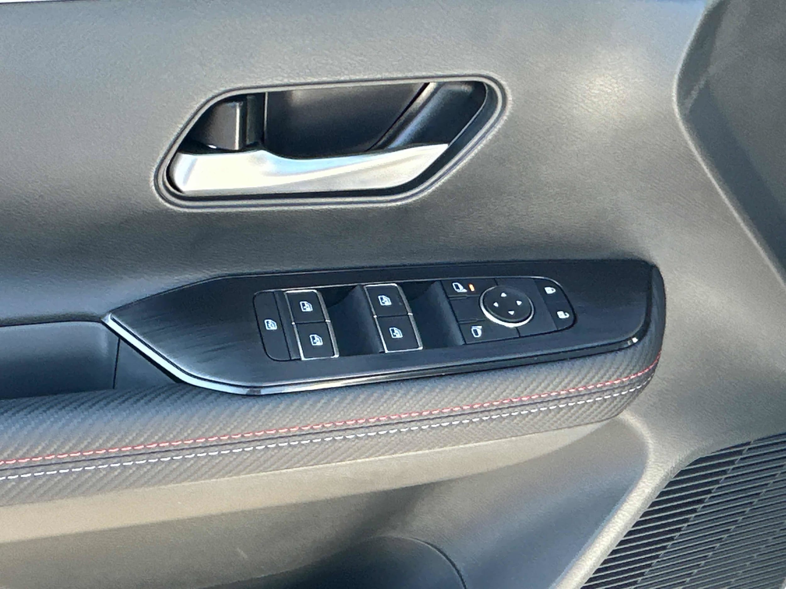 2026 Nissan KICKS SR - Photo 21
