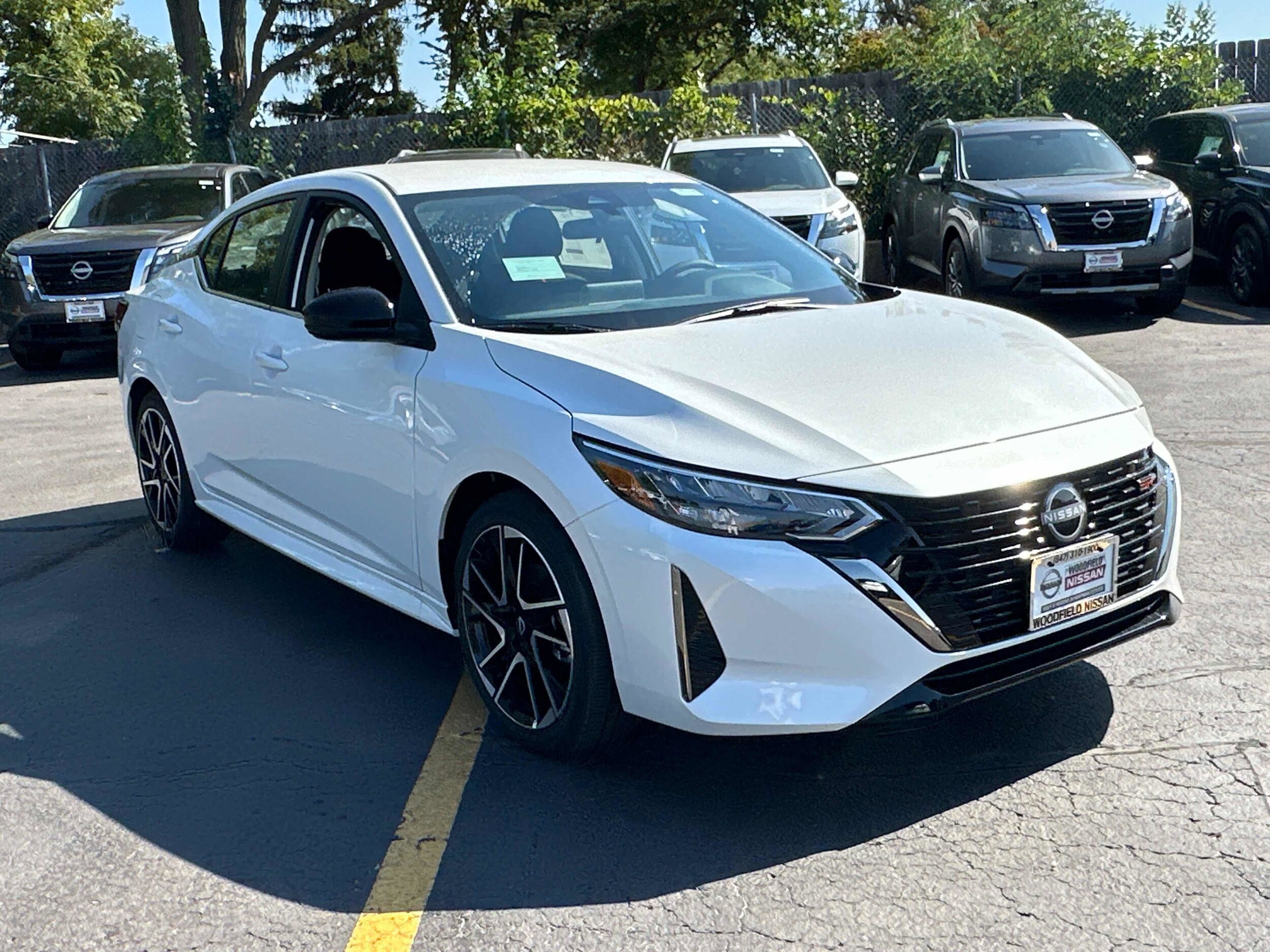 2025 Nissan Sentra SR photo 3