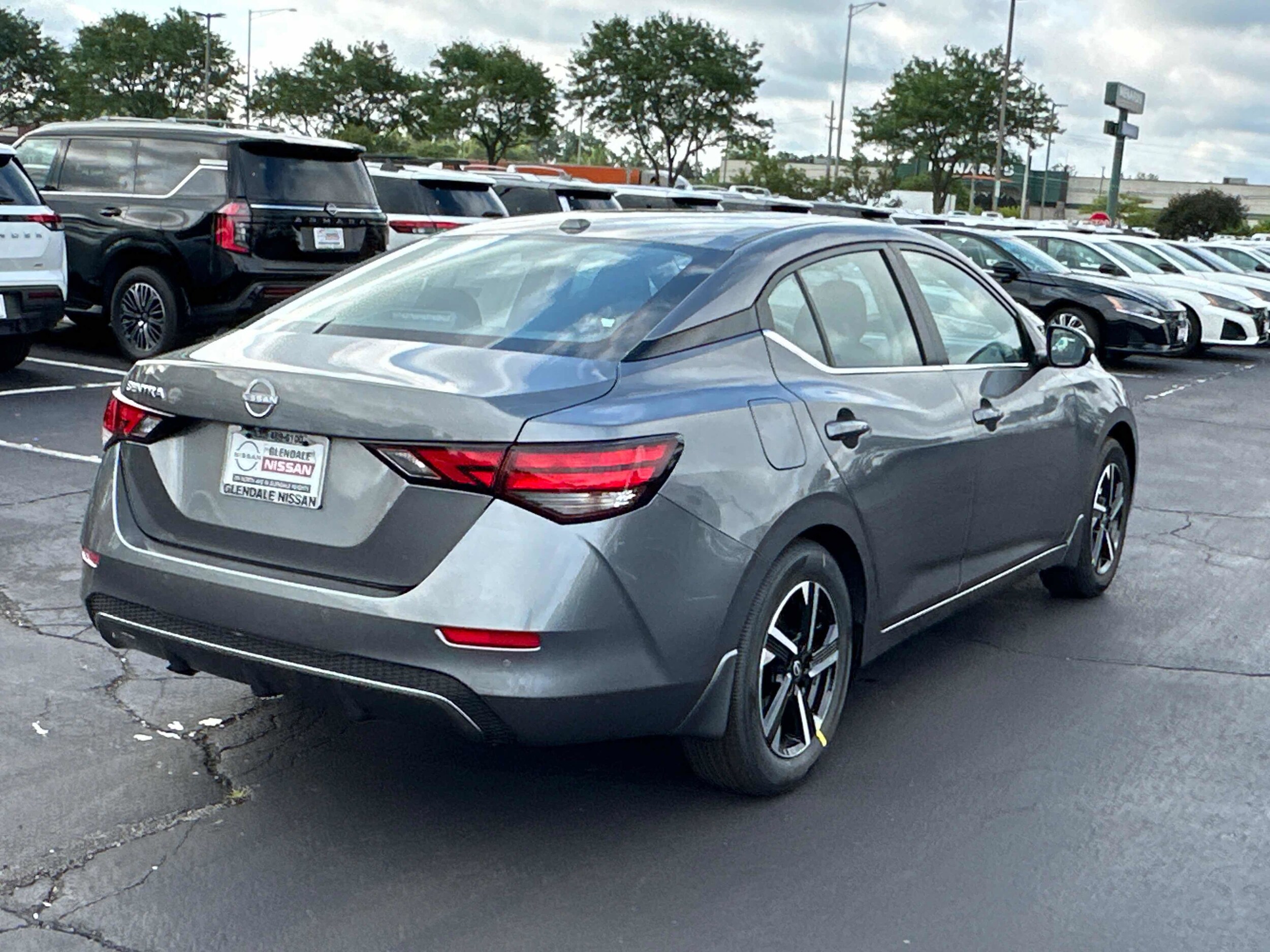 2025 Nissan Sentra SV photo 4