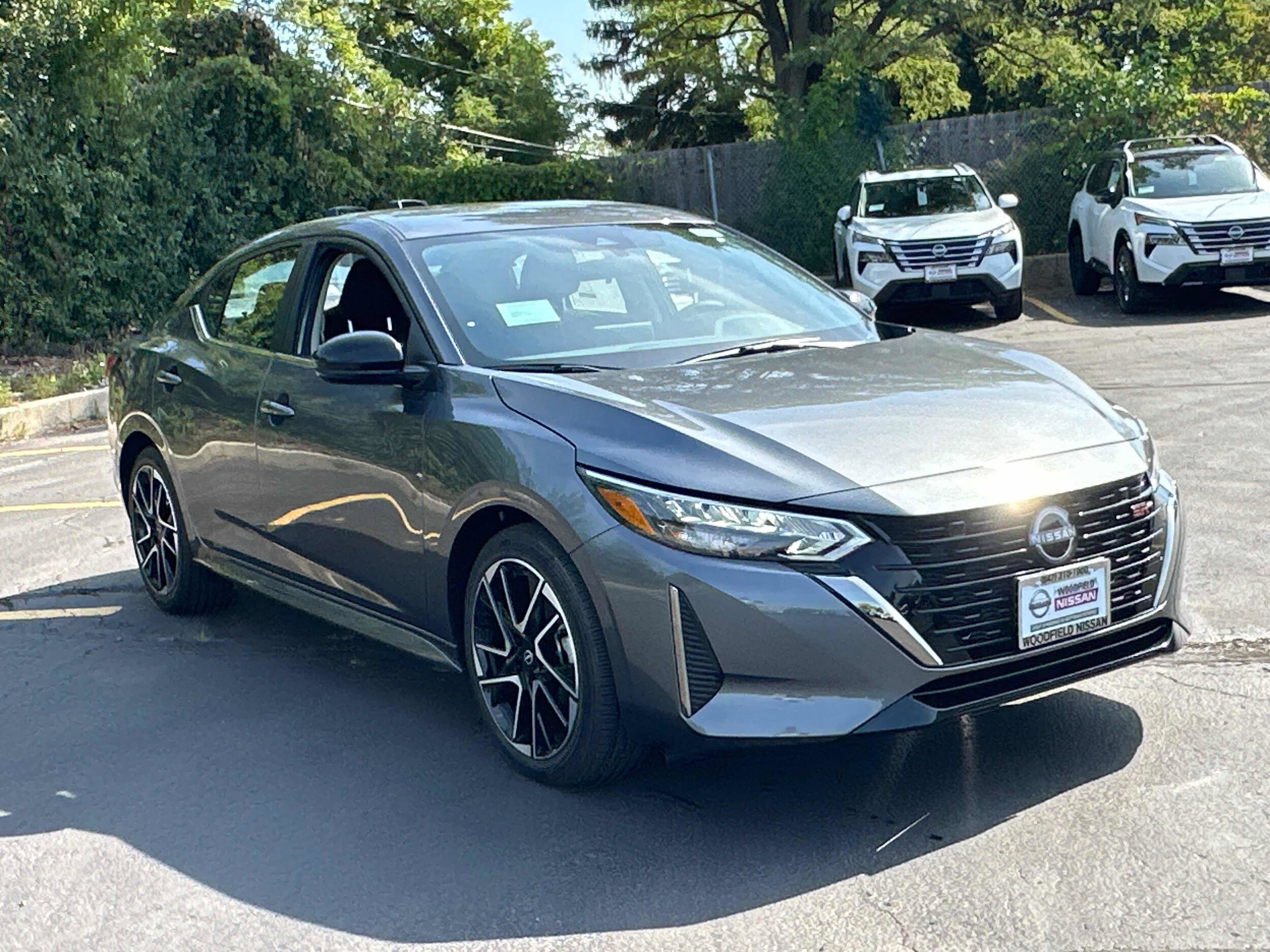 2025 Nissan Sentra SR photo 3