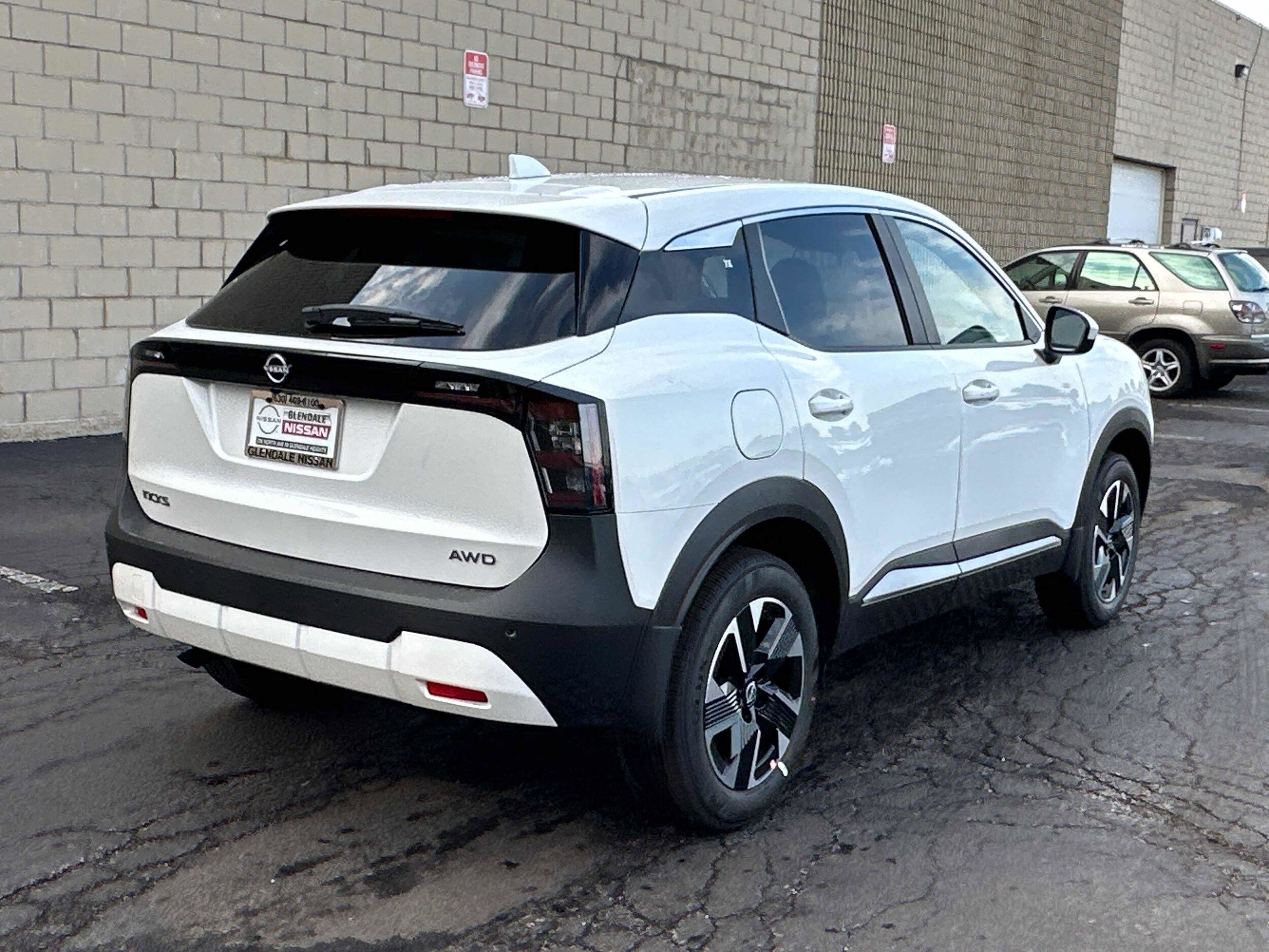 2025 Nissan Kicks SV photo 4