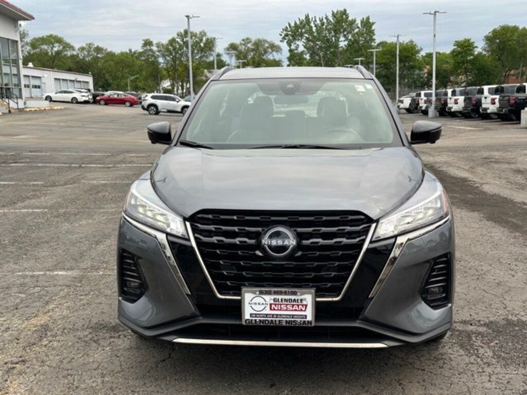 Used 2023 Nissan Kicks SR SUV