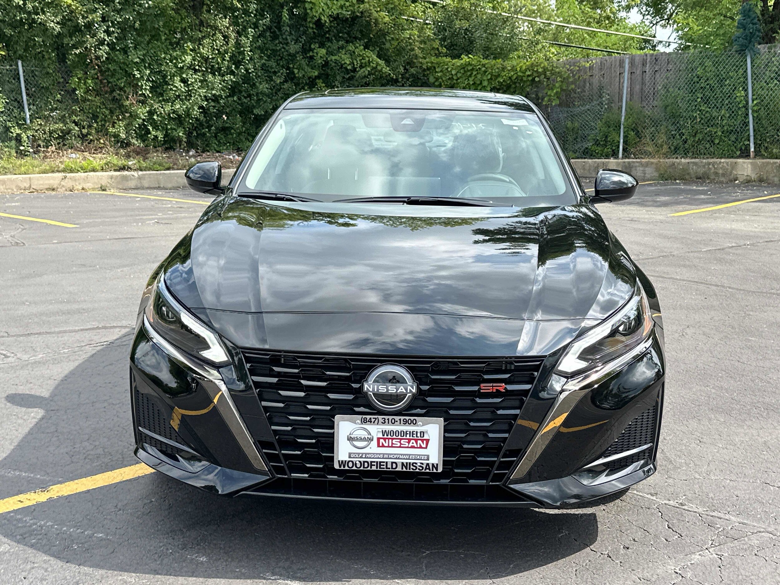 2025 Nissan Altima SR photo 2