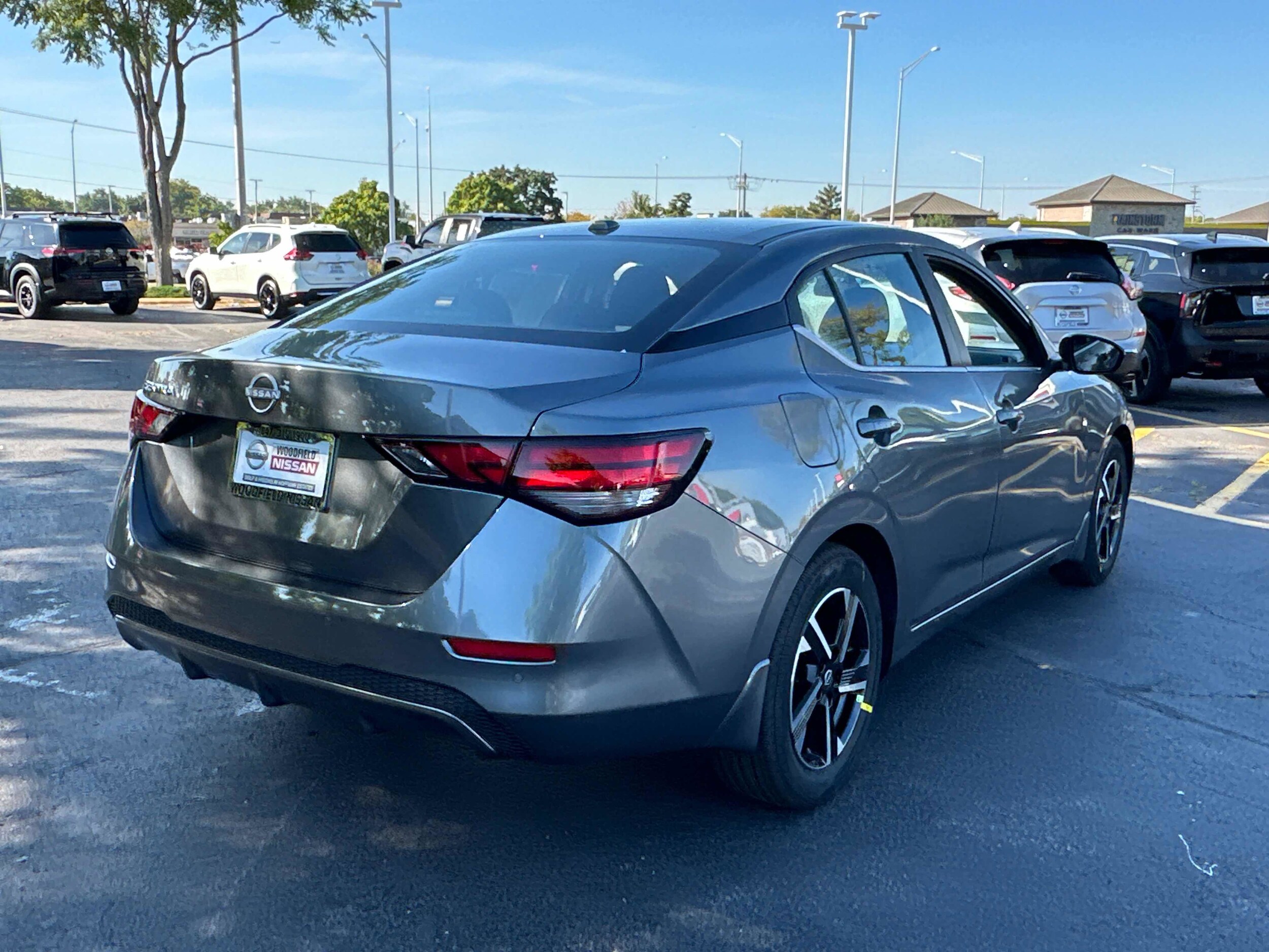 2025 Nissan Sentra SV photo 4