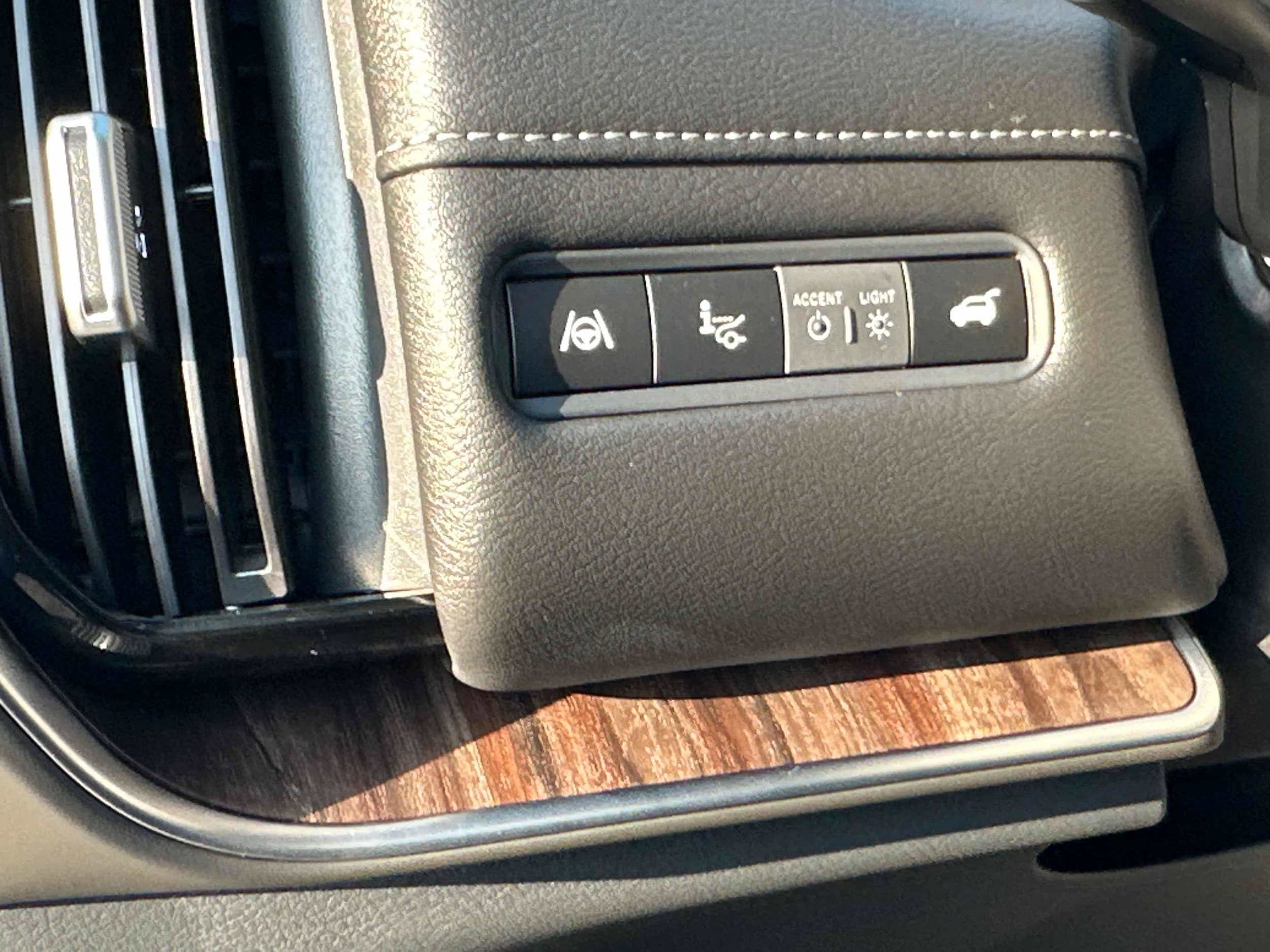 2026 Nissan Armada Platinum - Photo 25