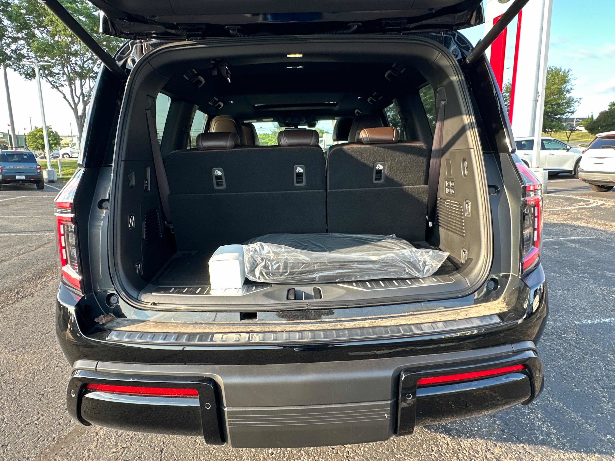 2026 Nissan Armada Platinum - Photo 15