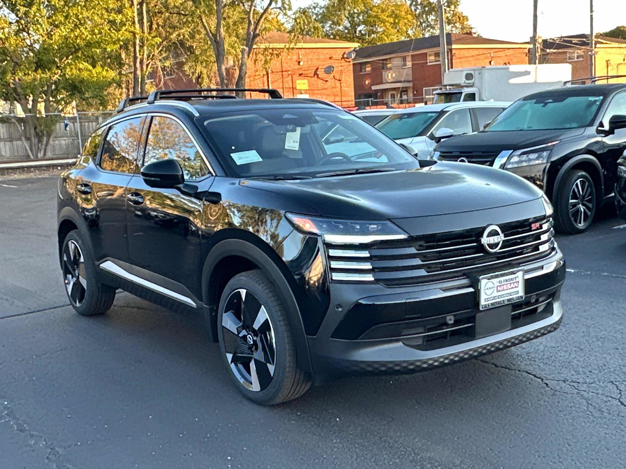 2026 Nissan Kicks SR photo 3