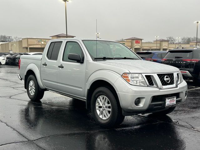 2016 Nissan Frontier SV photo 2