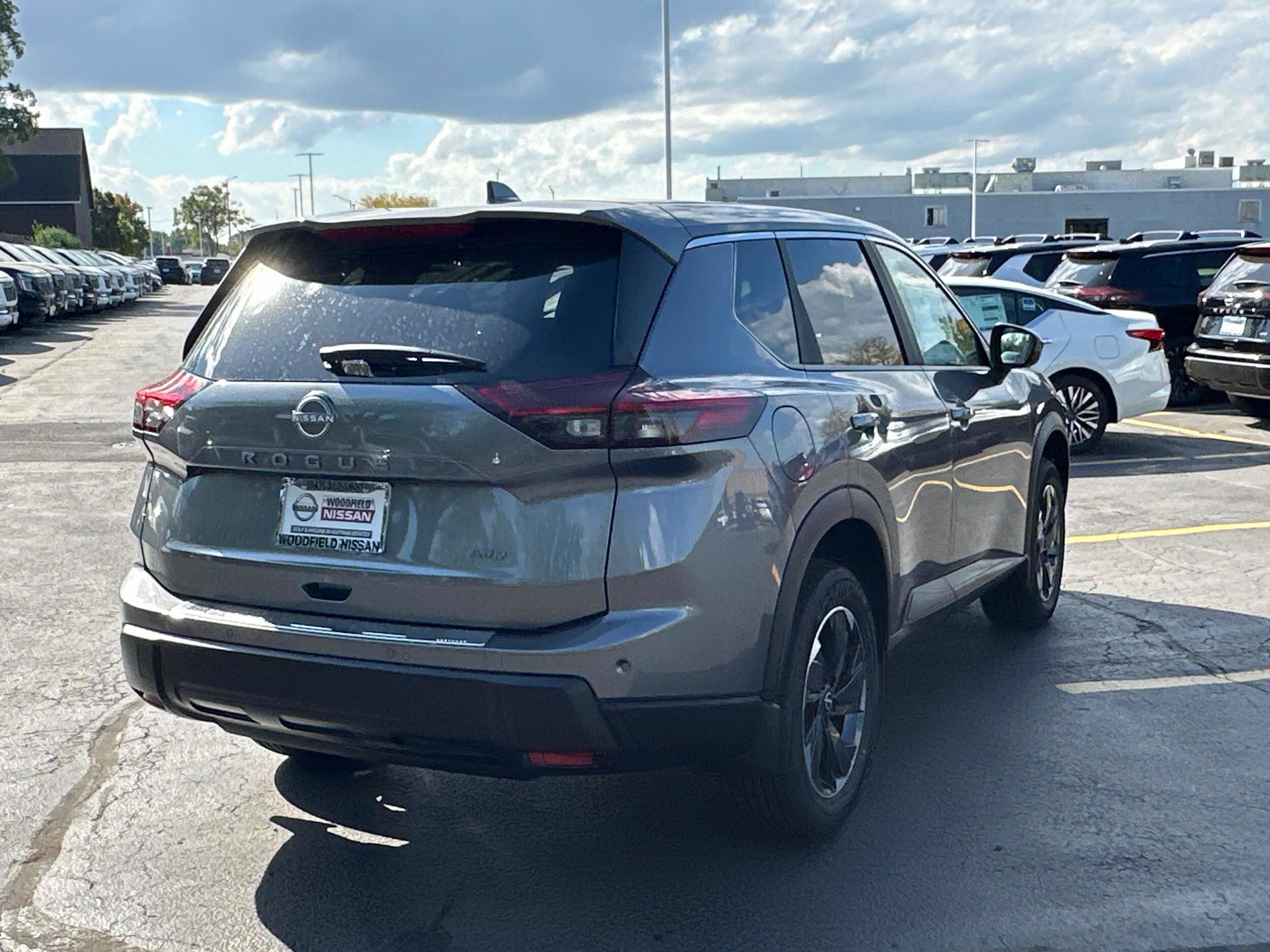 2026 Nissan Rogue SV photo 3