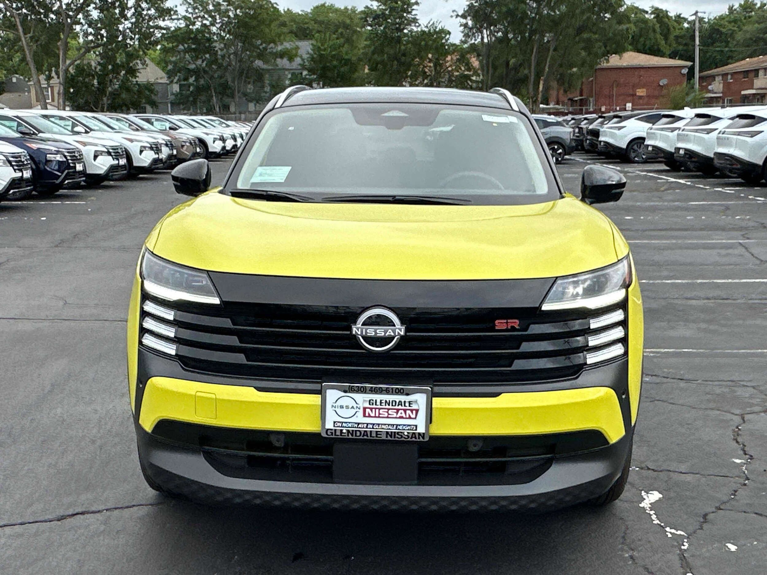 2025 Nissan Kicks SR photo 2