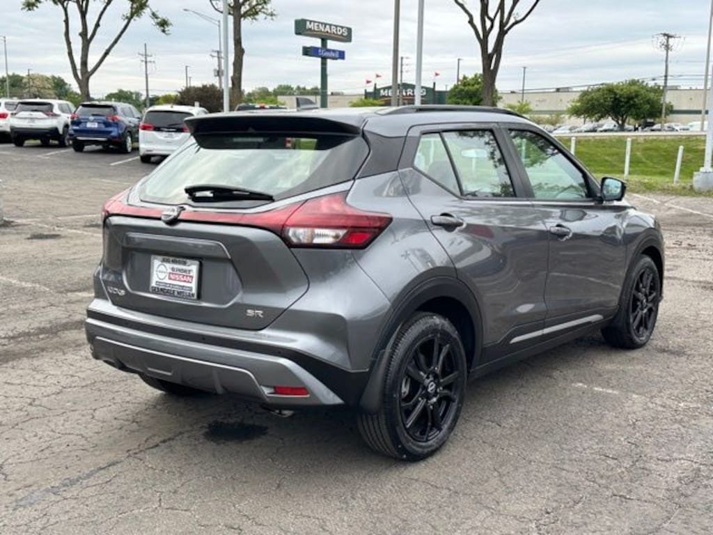 Used 2023 Nissan Kicks SR SUV