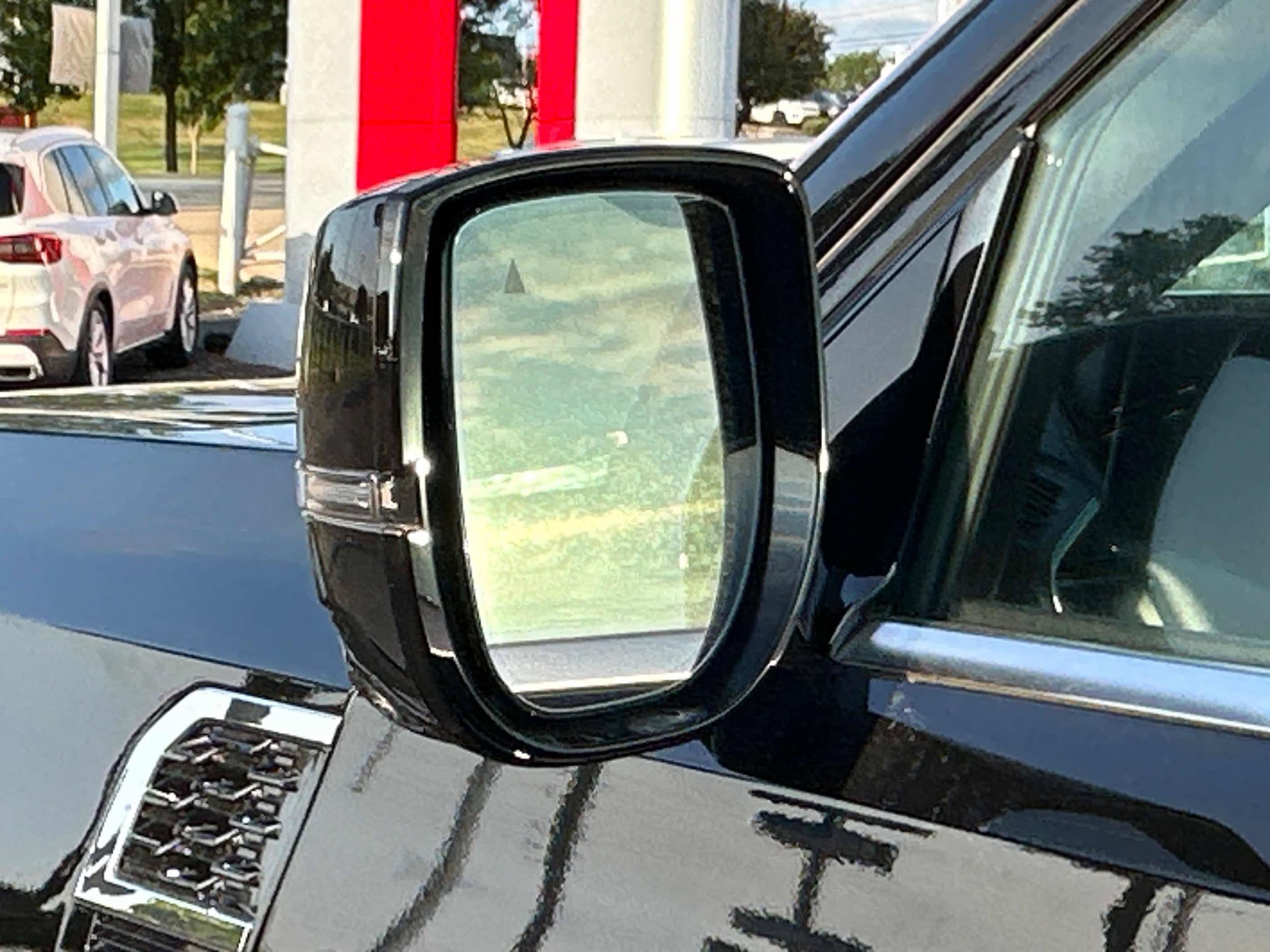 2026 Nissan Armada Platinum - Photo 10