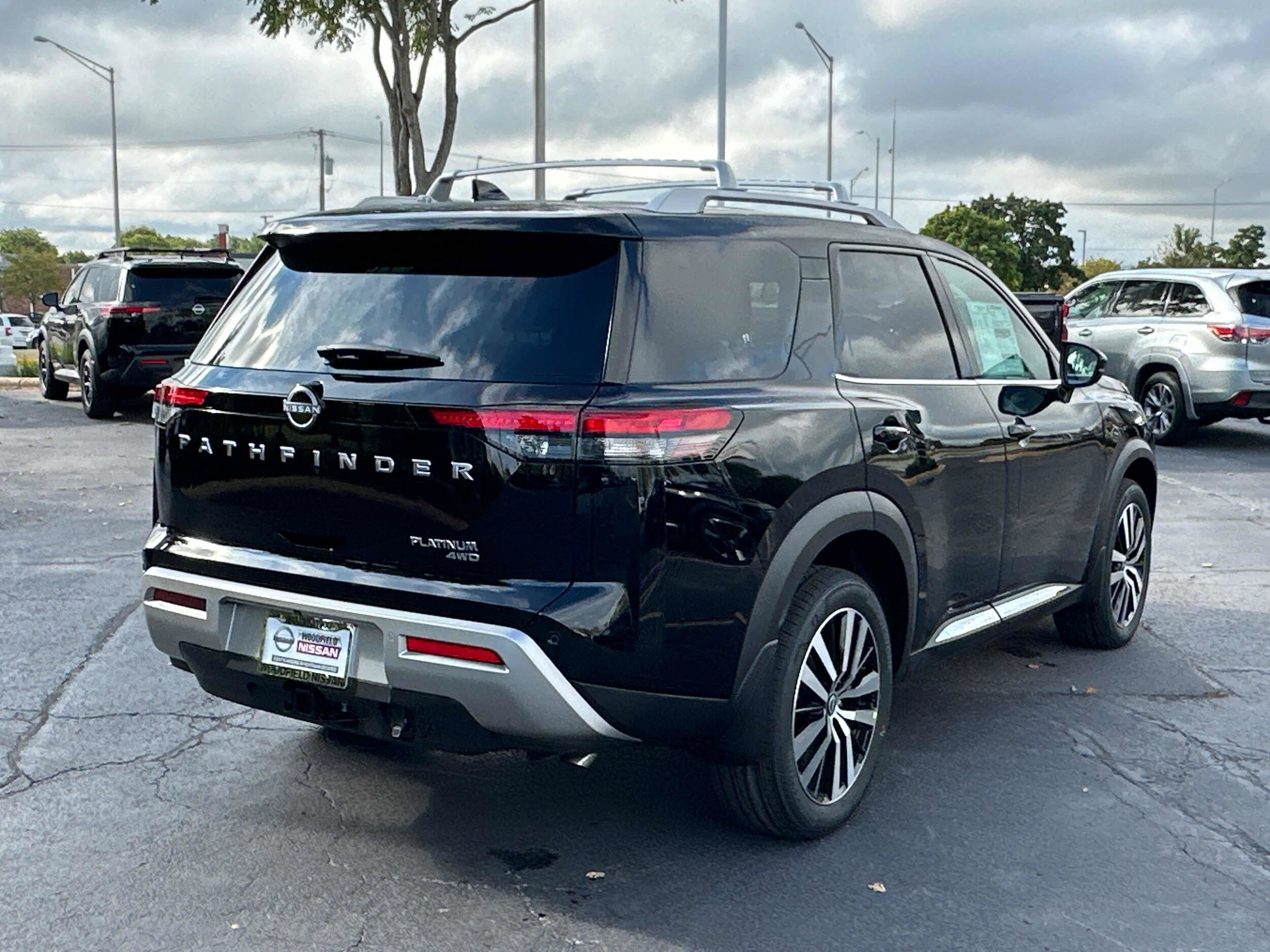 2025 Nissan Pathfinder Platinum photo 4