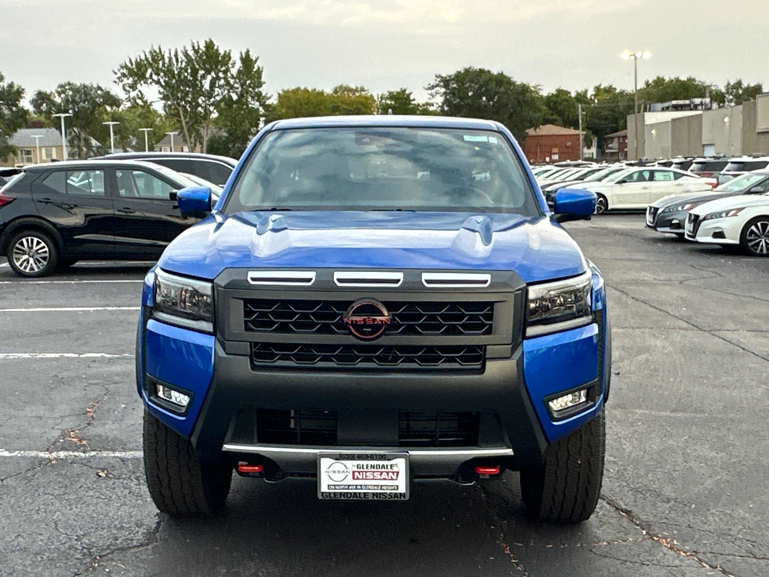 2026 Nissan Frontier PRO-4X Crew Cab photo 2