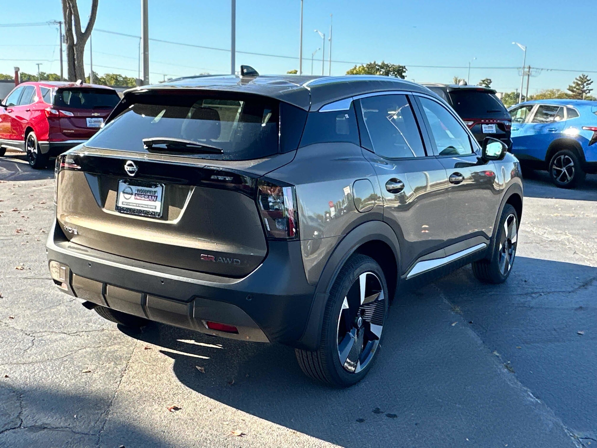 2026 Nissan Kicks SR photo 3