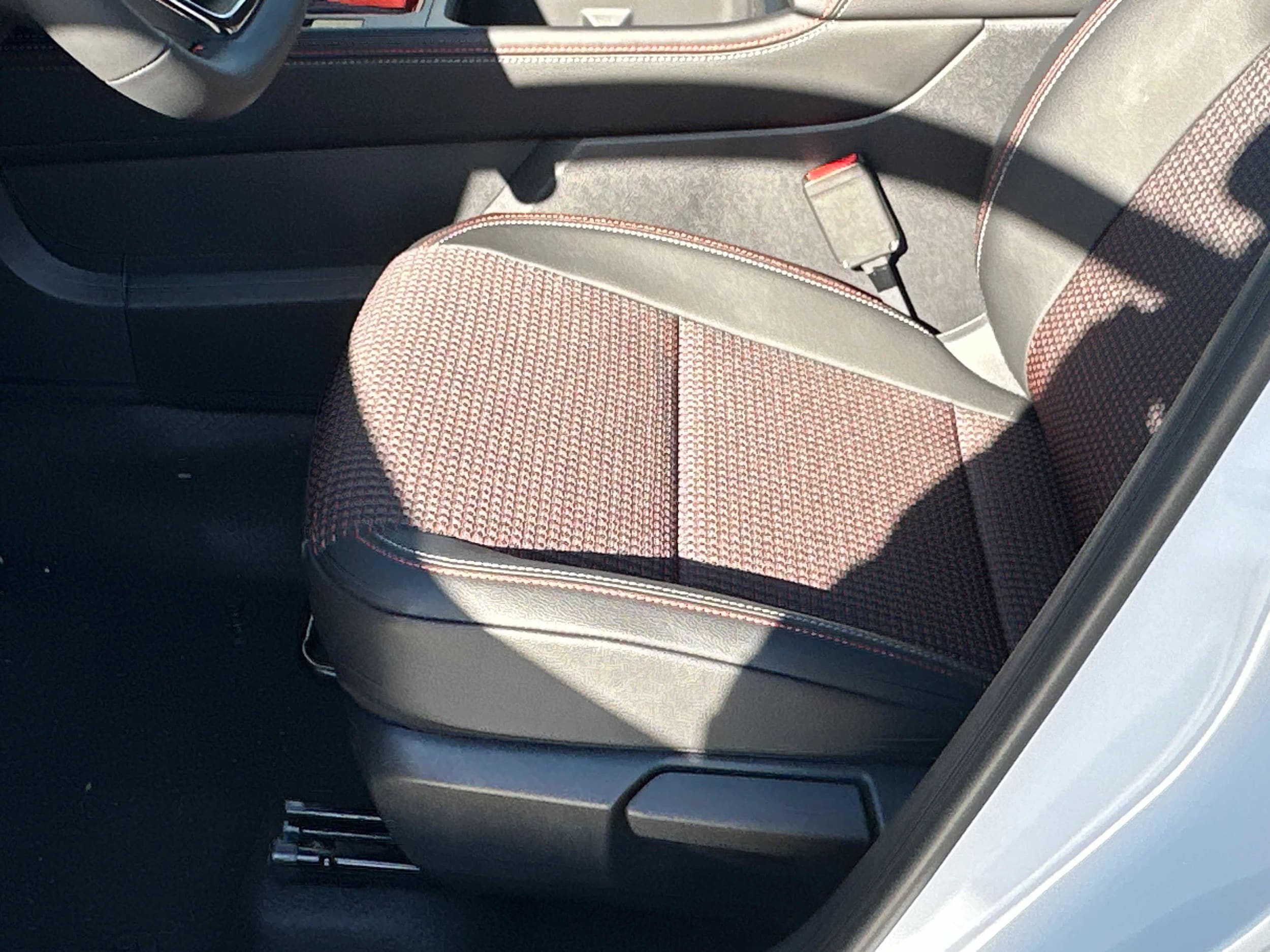 2026 Nissan KICKS SR - Photo 24