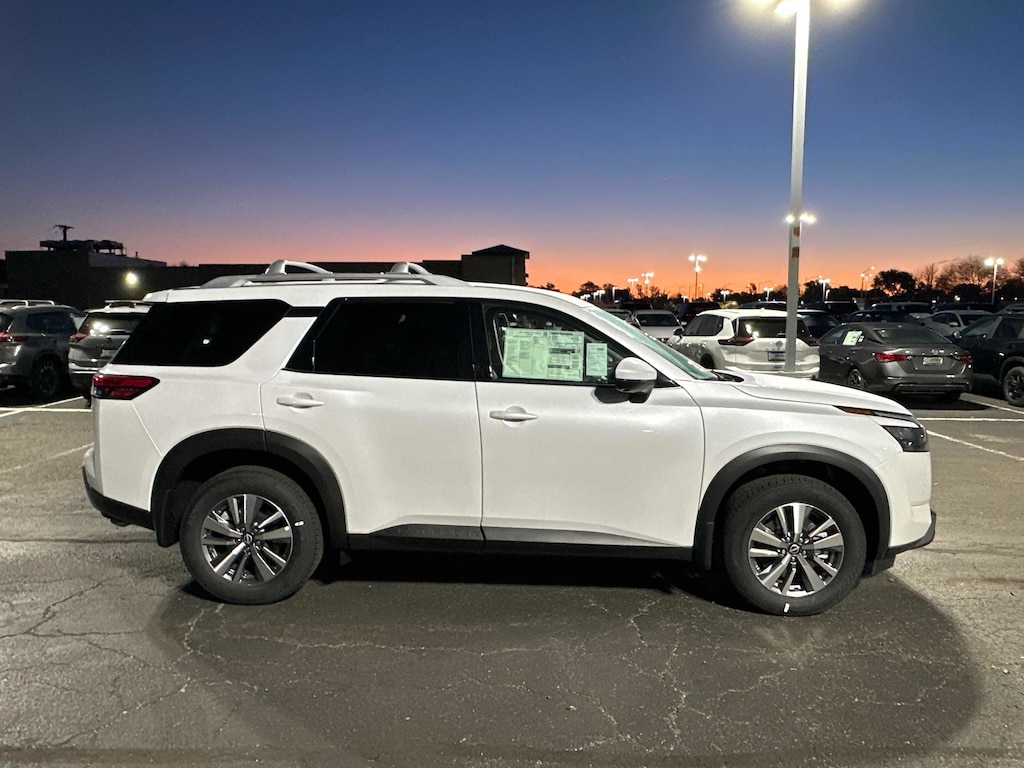 New 2025 Nissan Pathfinder SL SL 4WD