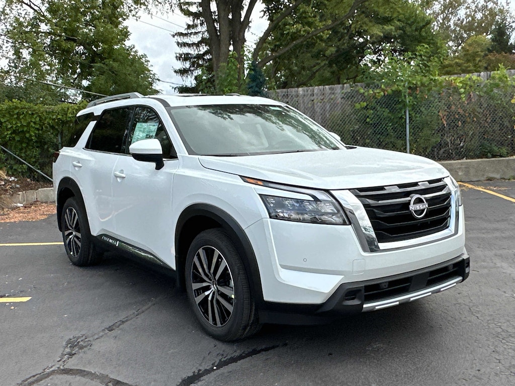 New 2025 Nissan Pathfinder Platinum Platinum 4WD