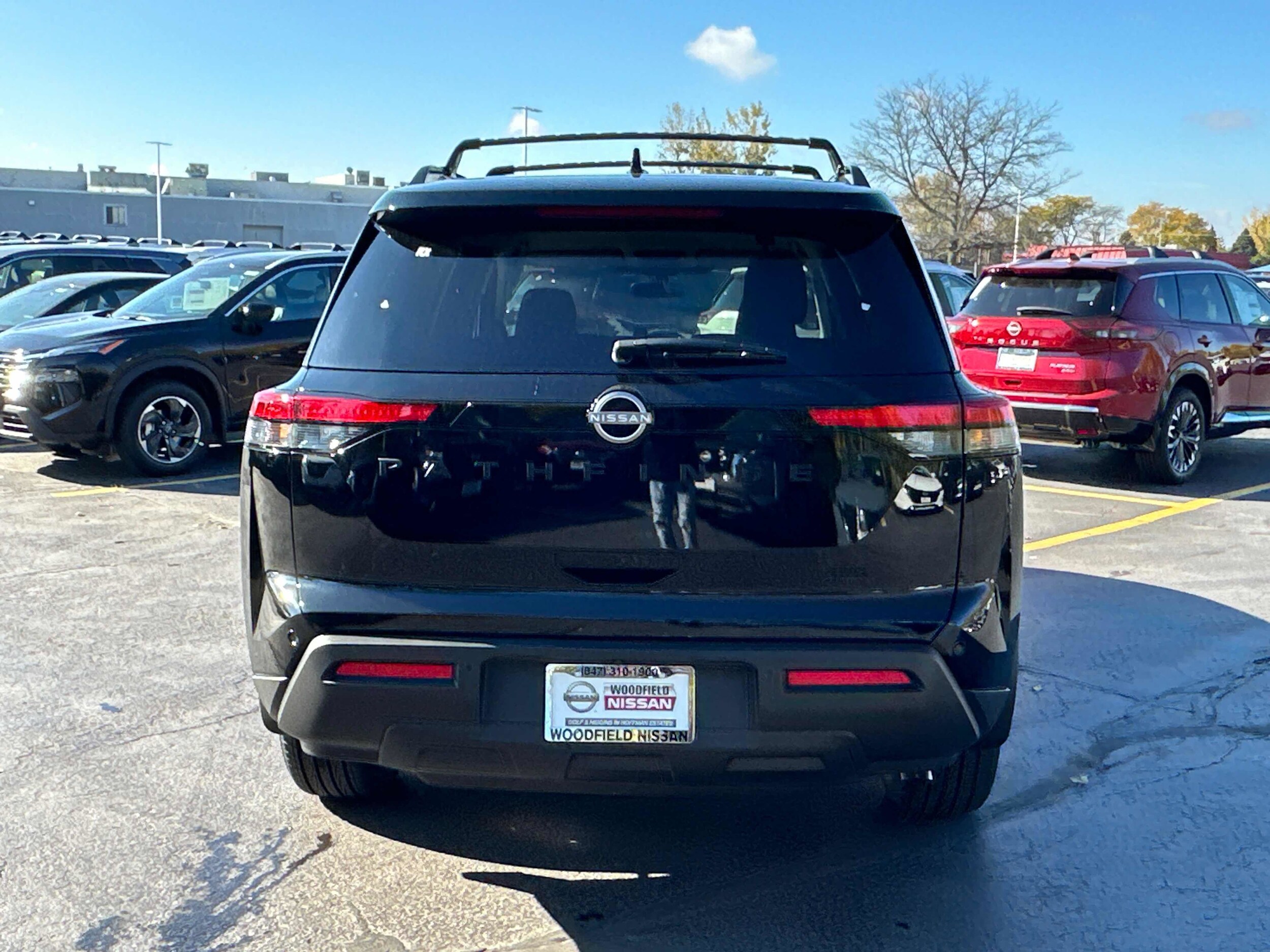 2025 Nissan Pathfinder SV photo 4