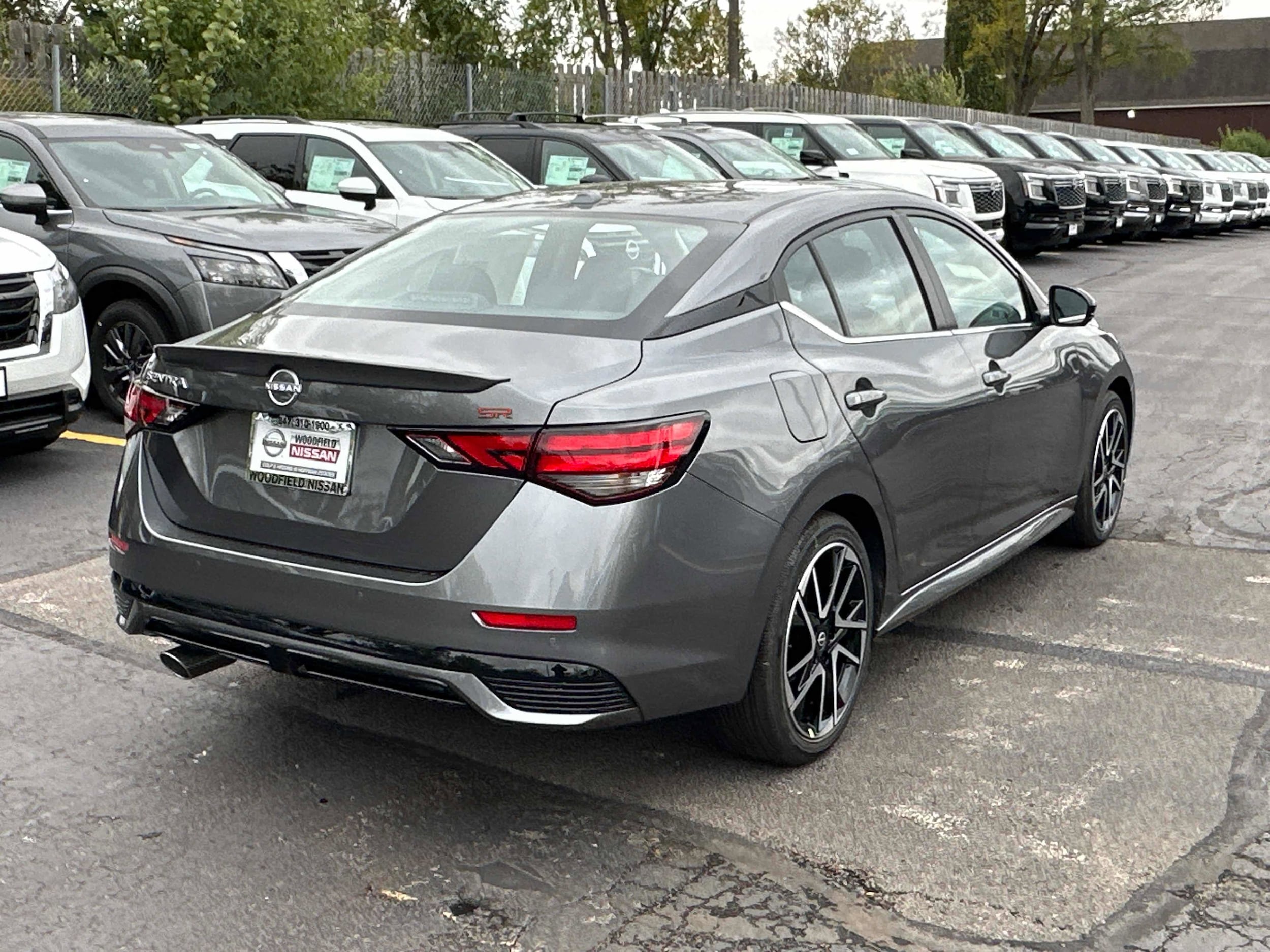 2025 Nissan Sentra SR photo 4