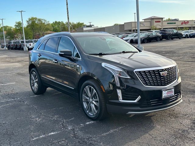 2022 Cadillac XT5 Premium Luxury photo 2