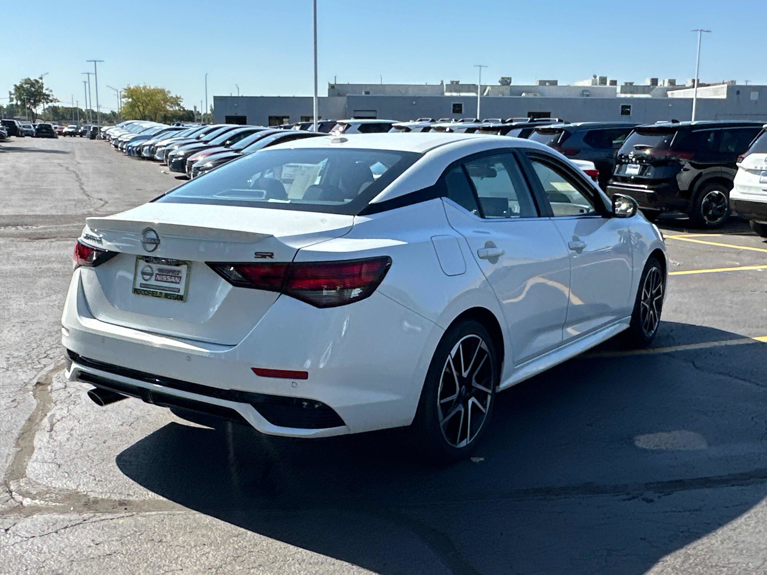 2025 Nissan Sentra SR photo 4