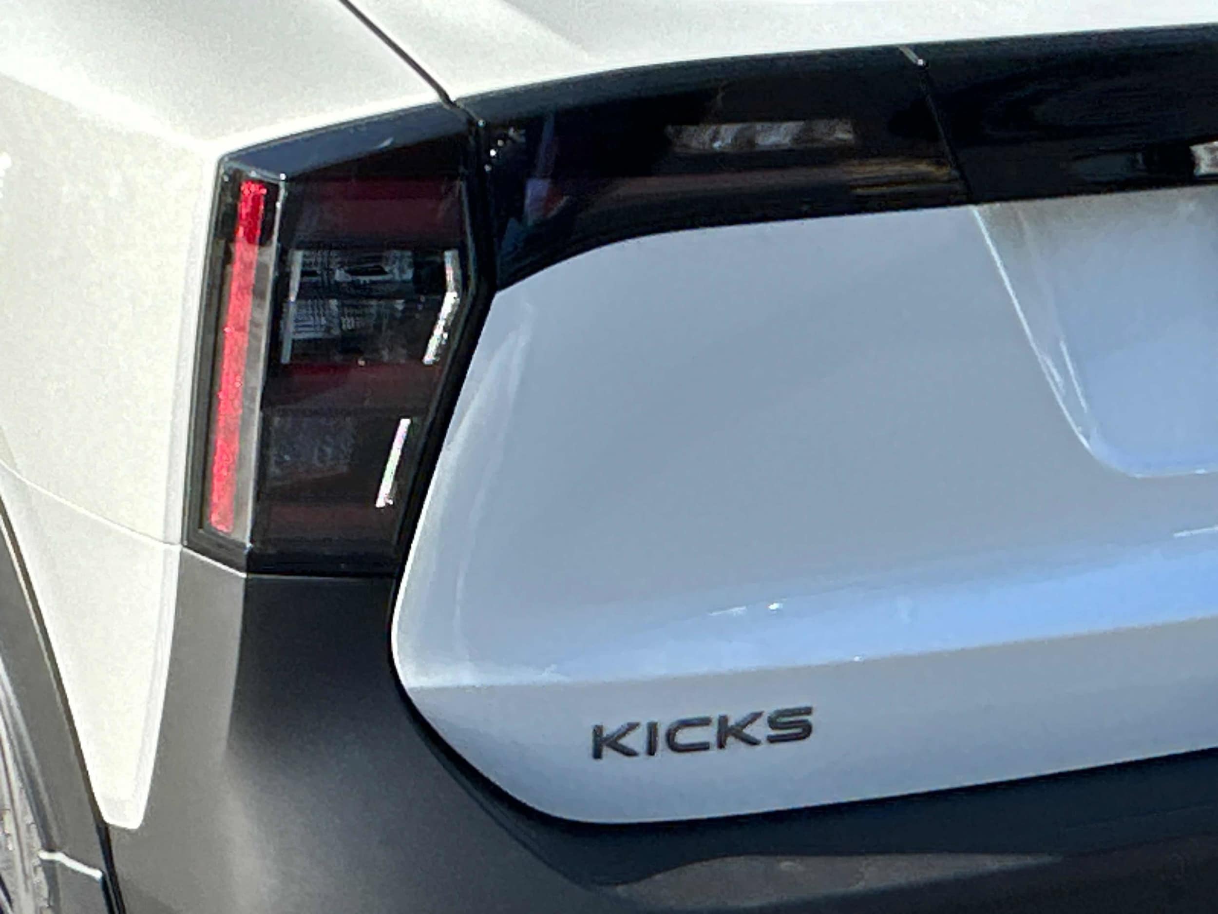 2026 Nissan KICKS SR - Photo 14